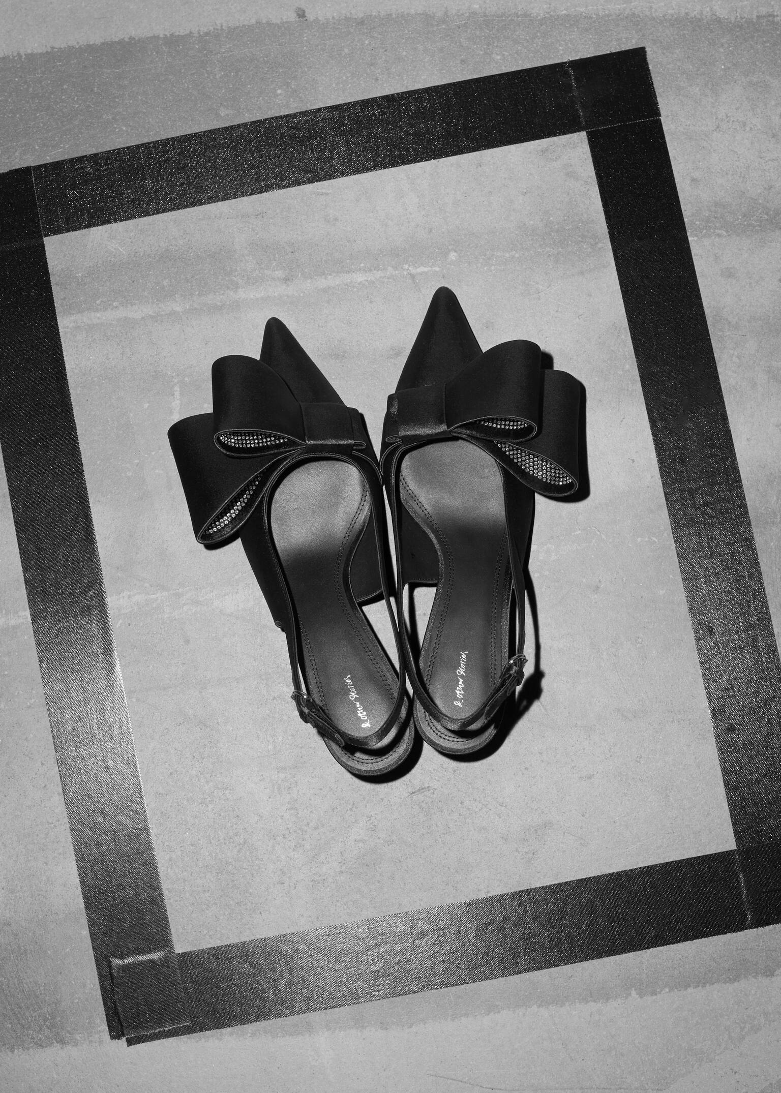 Masnis szaténcipő - Black satin