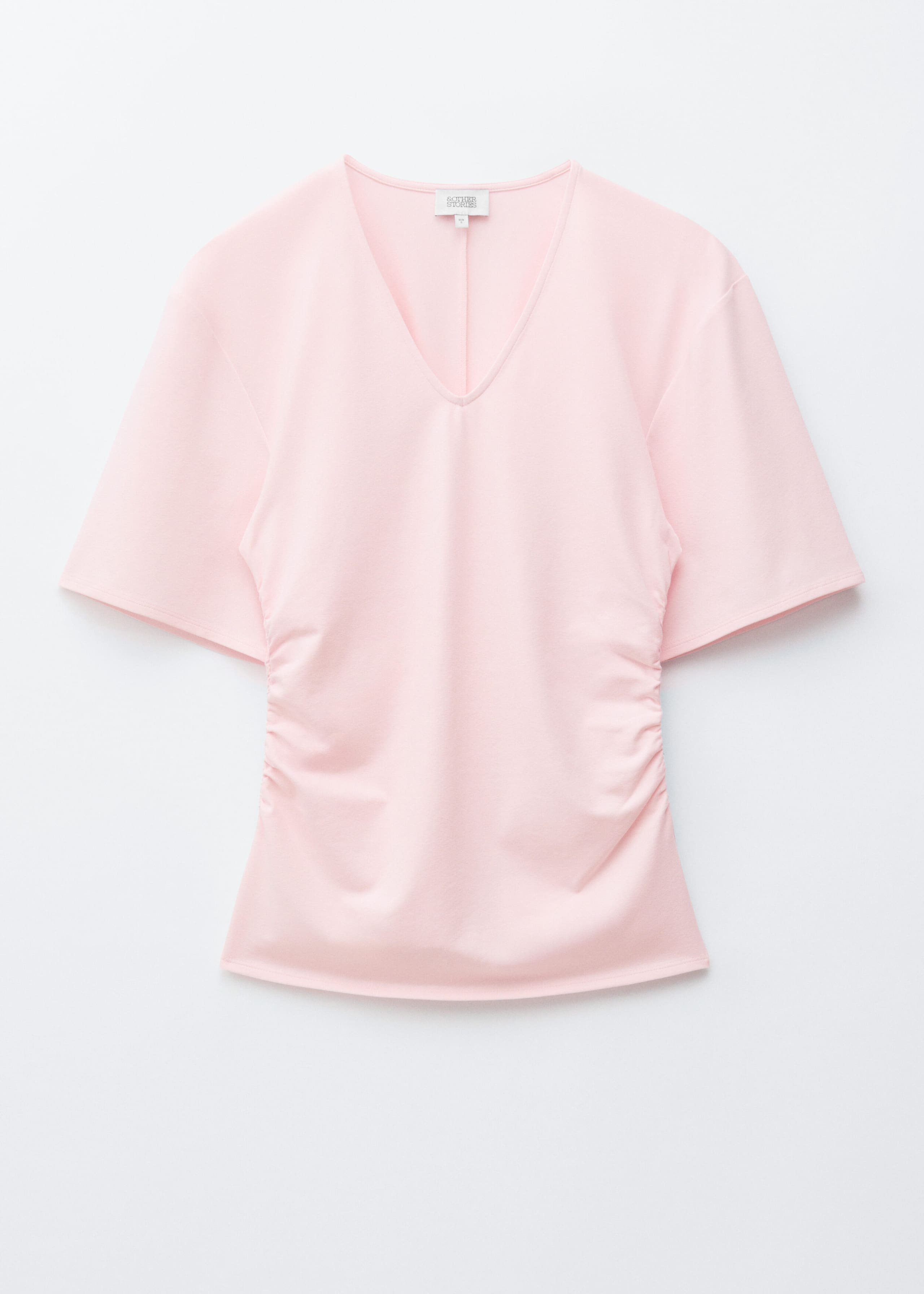 V-ringad rynkad t-shirt – Mörkbrun – stilleben