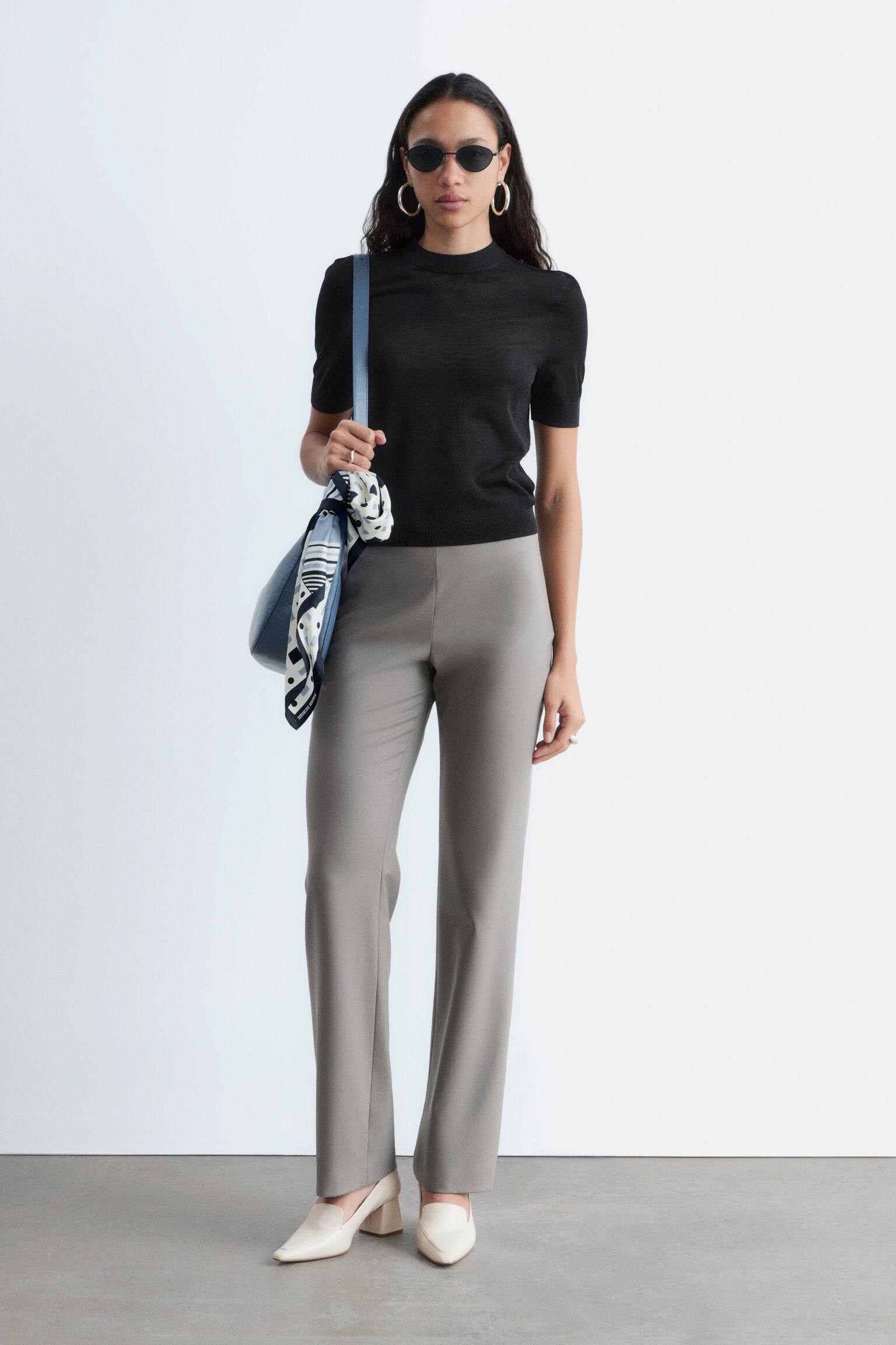 T-shirt in maglia fine - Nero/Blu brillante/Beige - 3