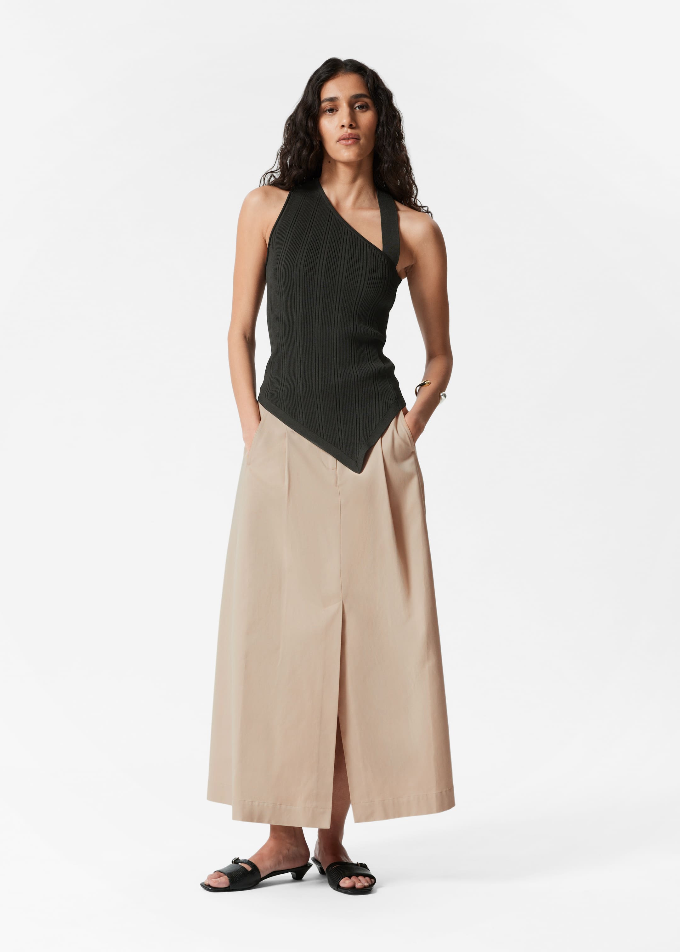 Se større billede: Asymmetrisk top i ribstrik - Sort - DAME | H&M DK 3