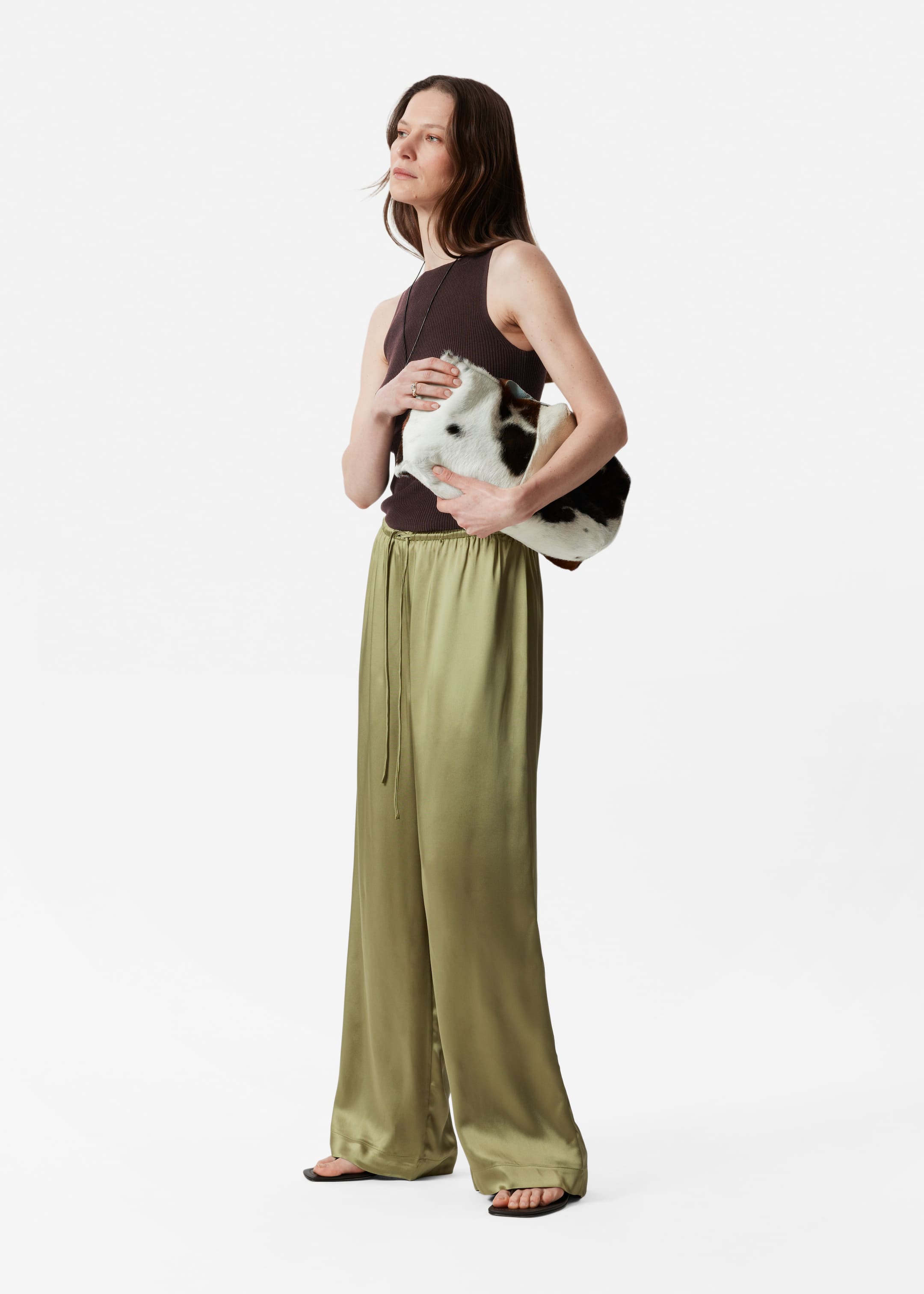Visualizza immagine più grande: Pantaloni in raso con coulisse - Verde kaki - DONNA | H&M IT 4