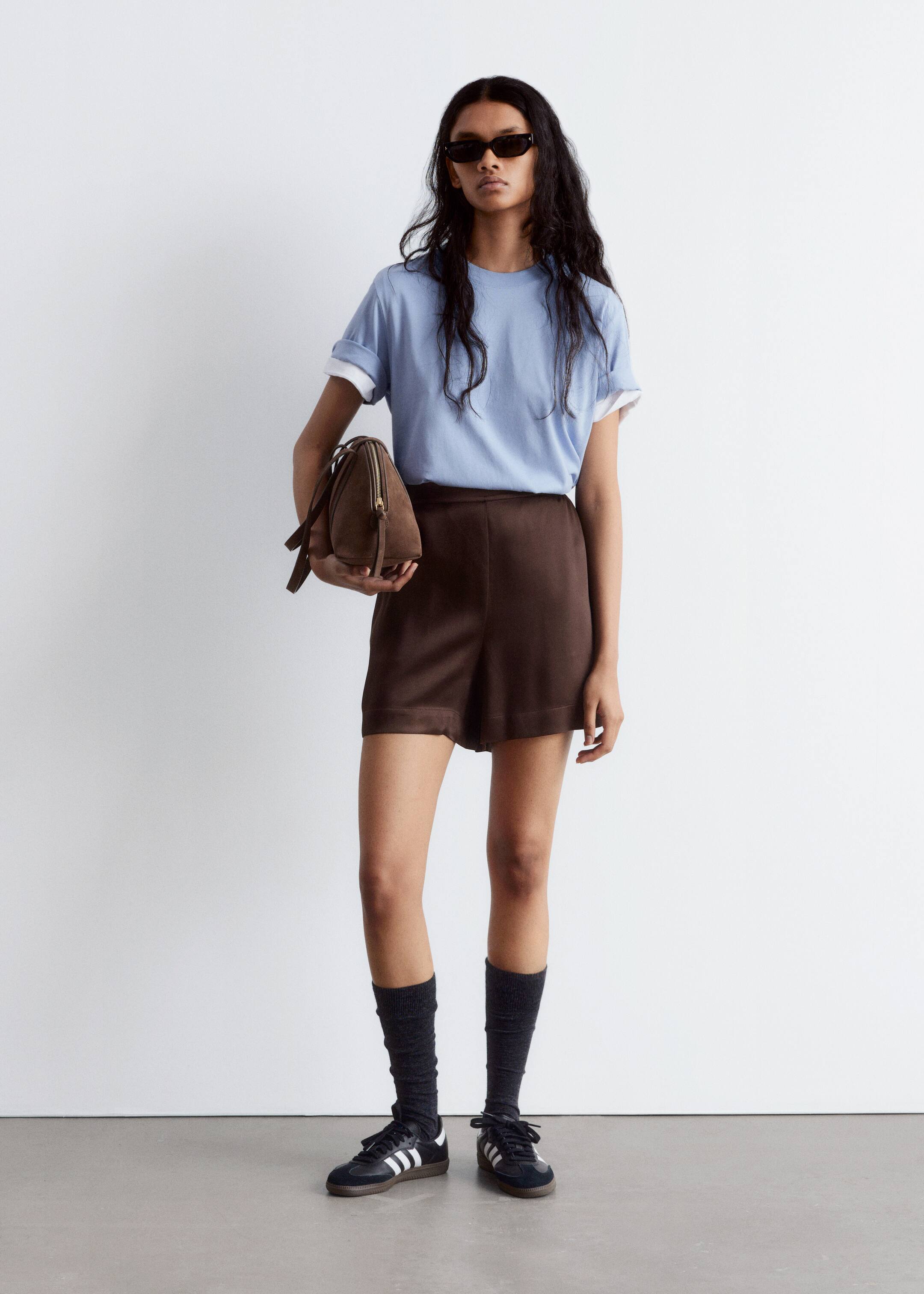 Grotere afbeelding bekijken: Satijnen short met elastische taille - Donkerbruin - DAMES | H&M BE 2