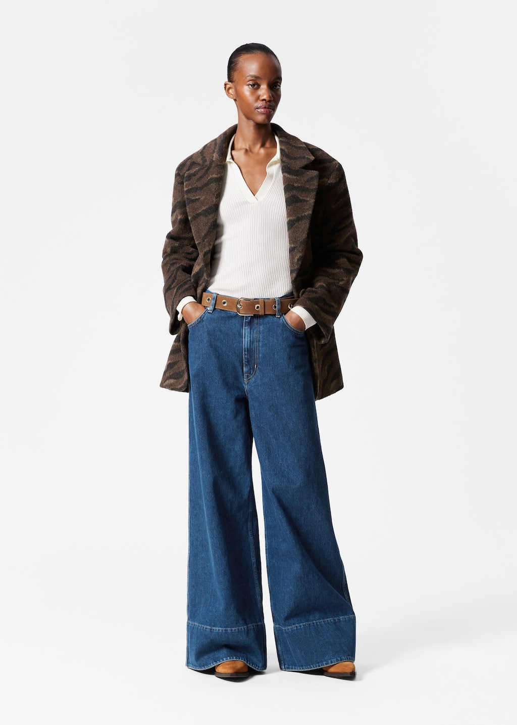 Image of Blazer à boutonnage simple en laine