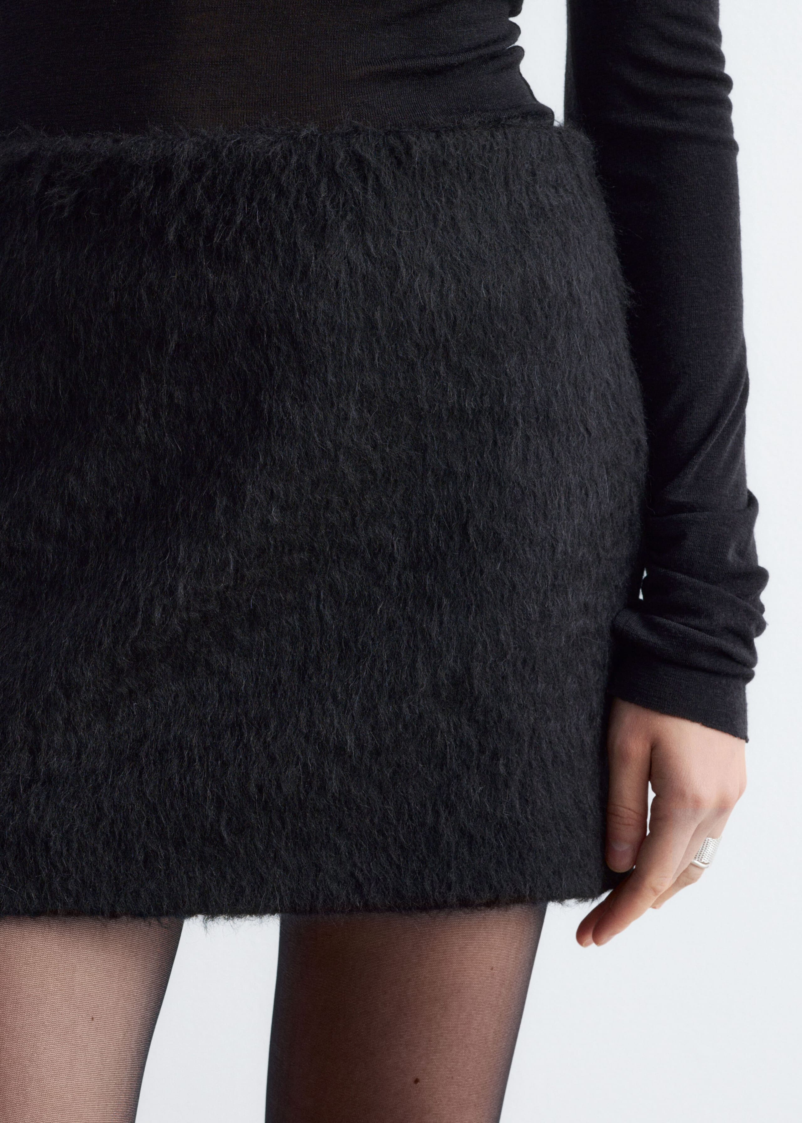Spódniczka mini z niską talią – Czarny – Lookbook