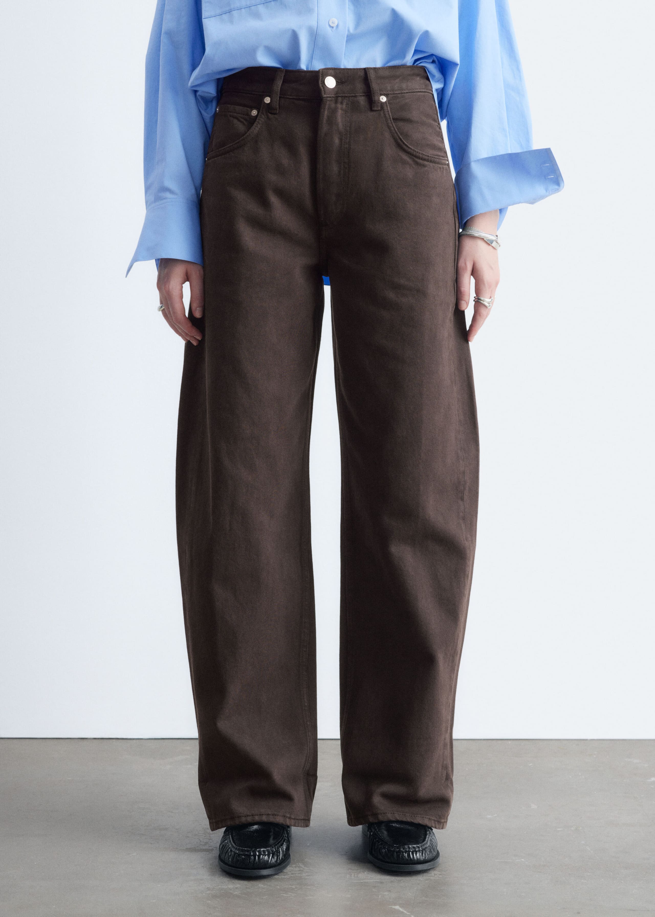 Barrel-Leg Jeans - Light Blue - Lookbook
