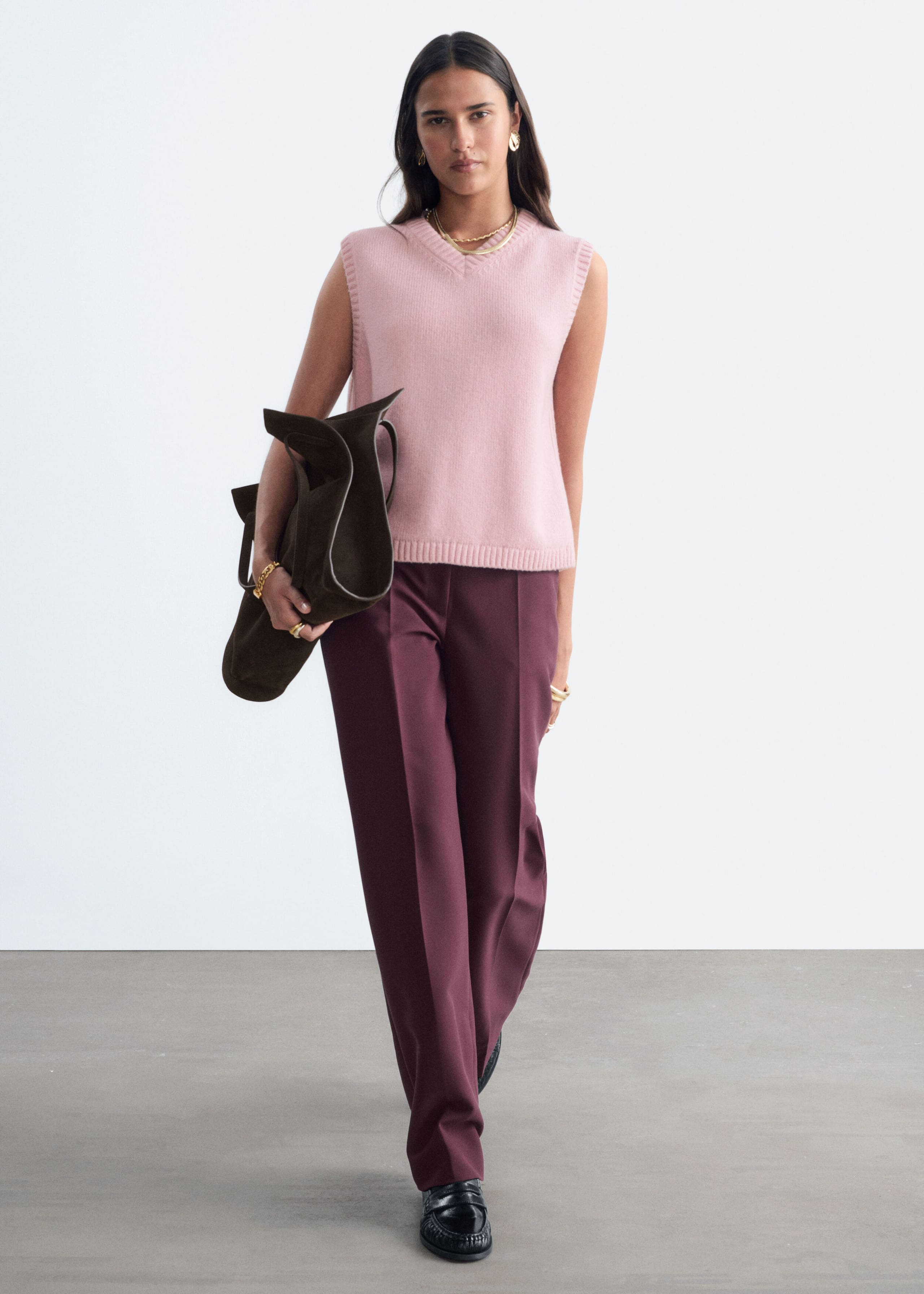 Loose-Fit Tailored Trousers - Dark Red - Lookbook