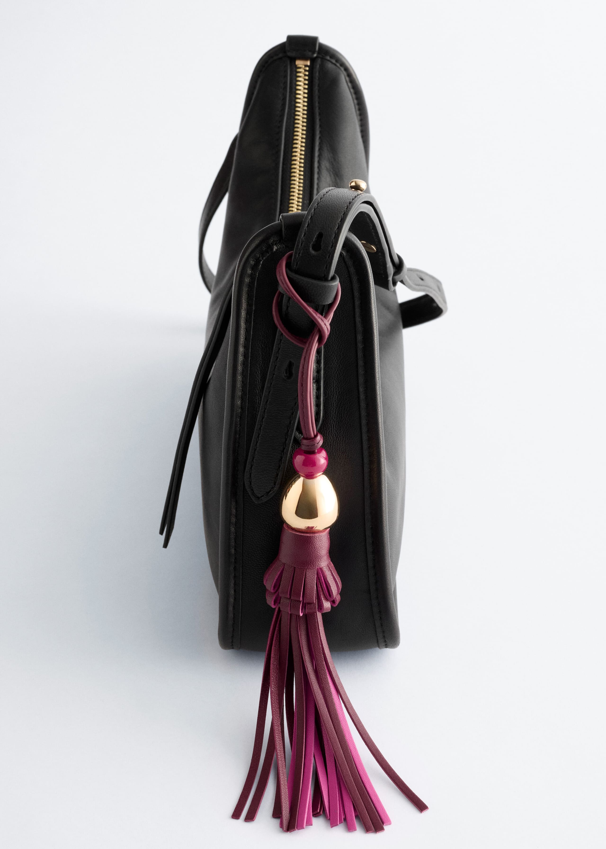 Image of Colgante de piel para bolso con forma de borla