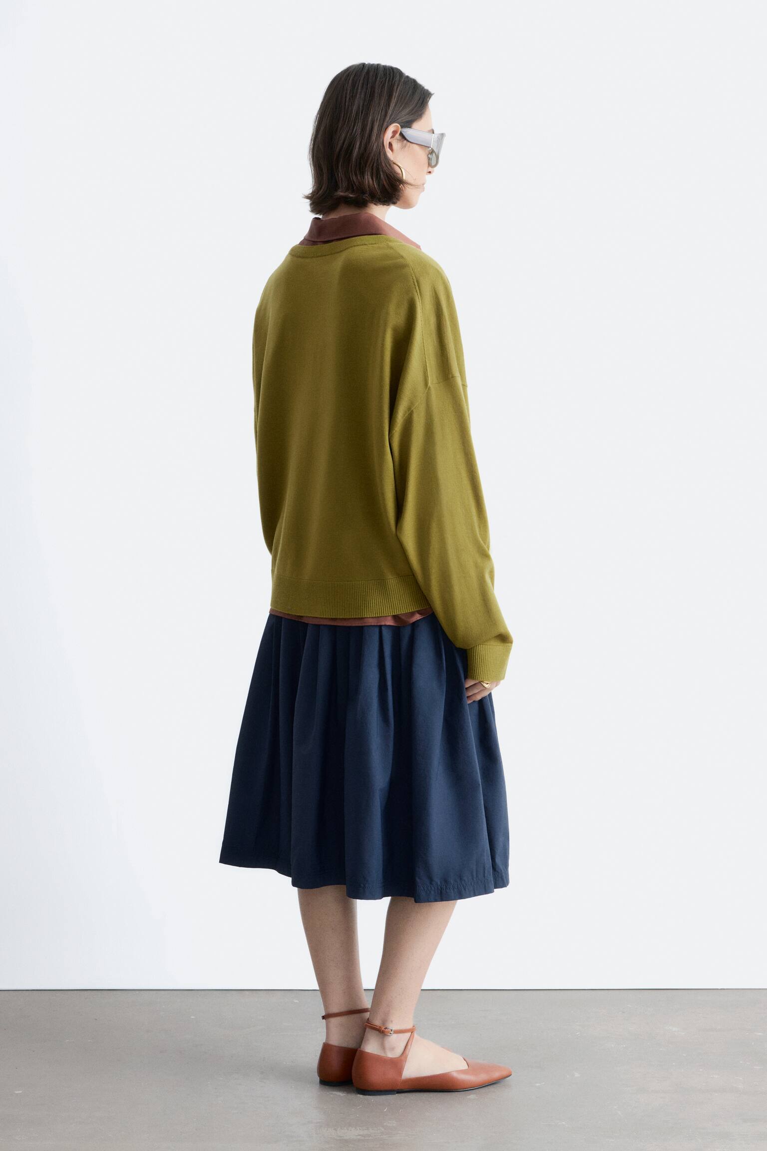 V-Neck Merino Wool Jumper - Khaki Green/כחול כהה - 5