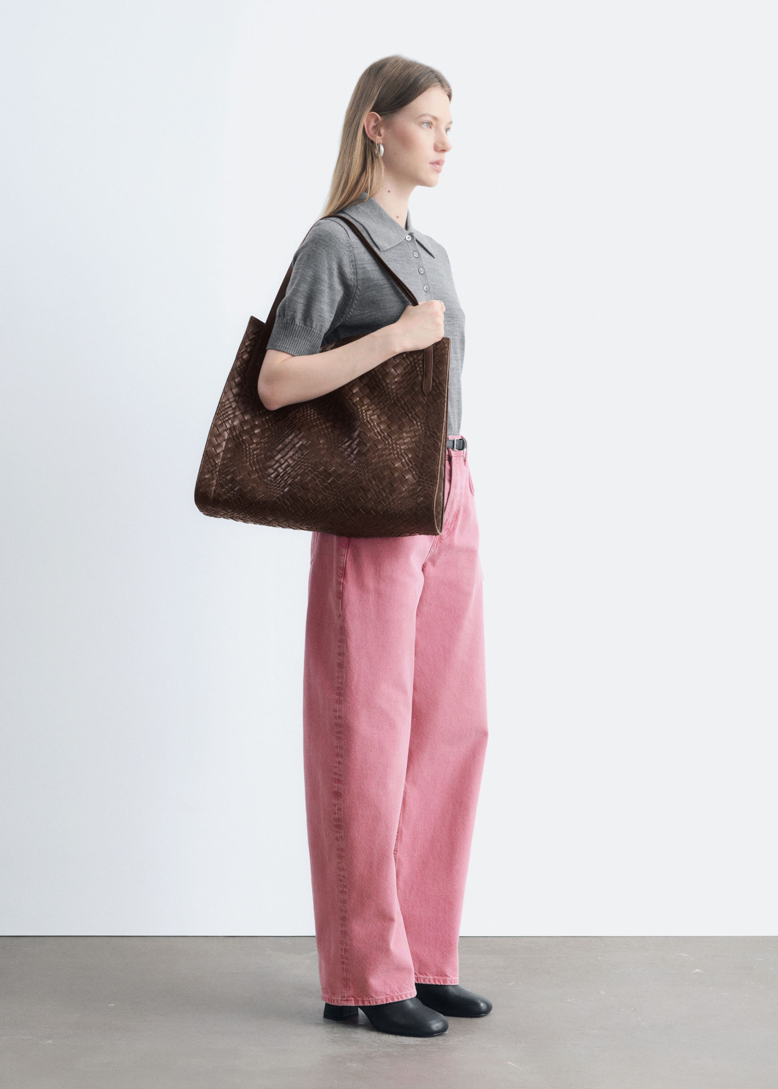Barrel-Leg Jeans - Light Blue - Lookbook