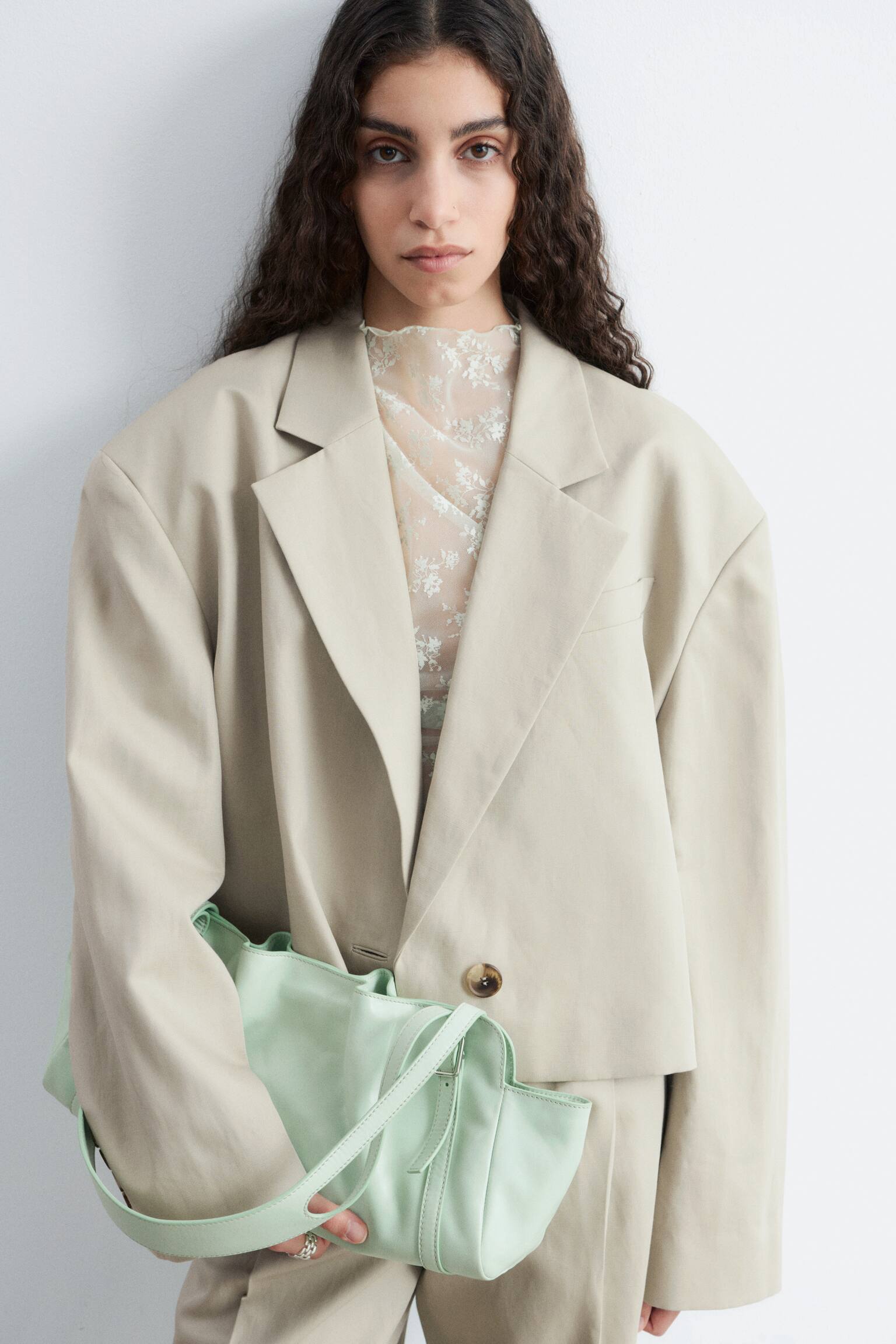 Flache Schultertasche aus Leder - Mint/Braun/Beige - 8