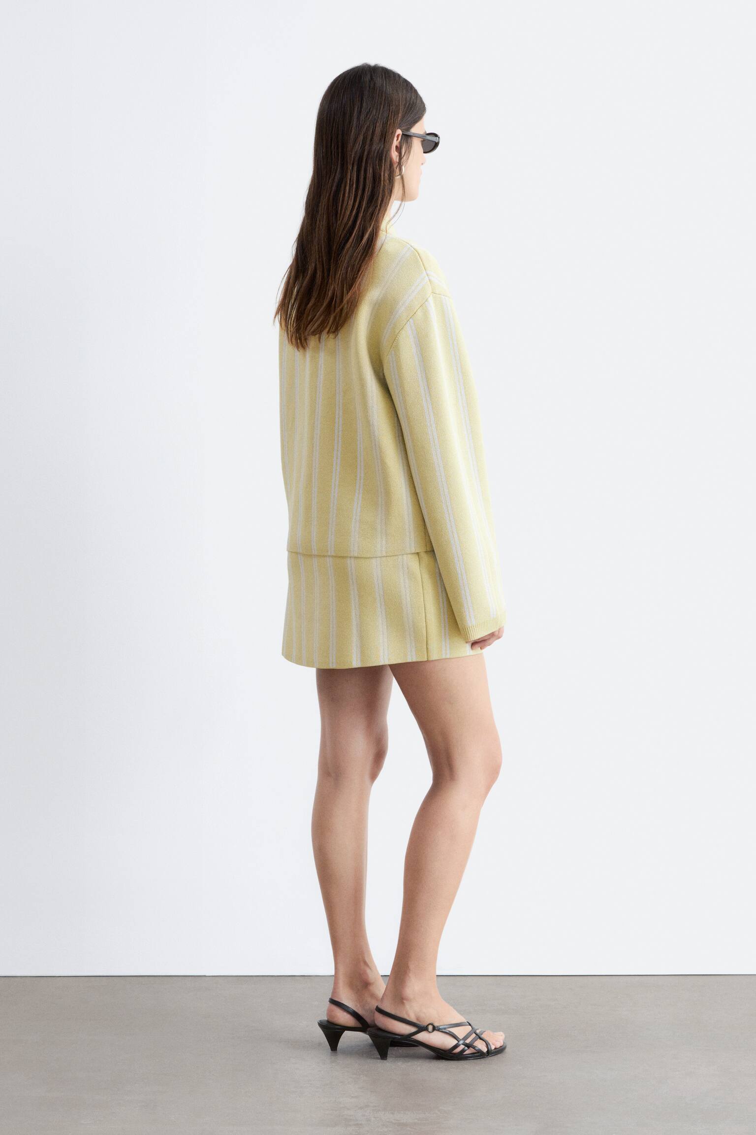 Oversized stickad pikécardigan - Gul/vita ränder - 4