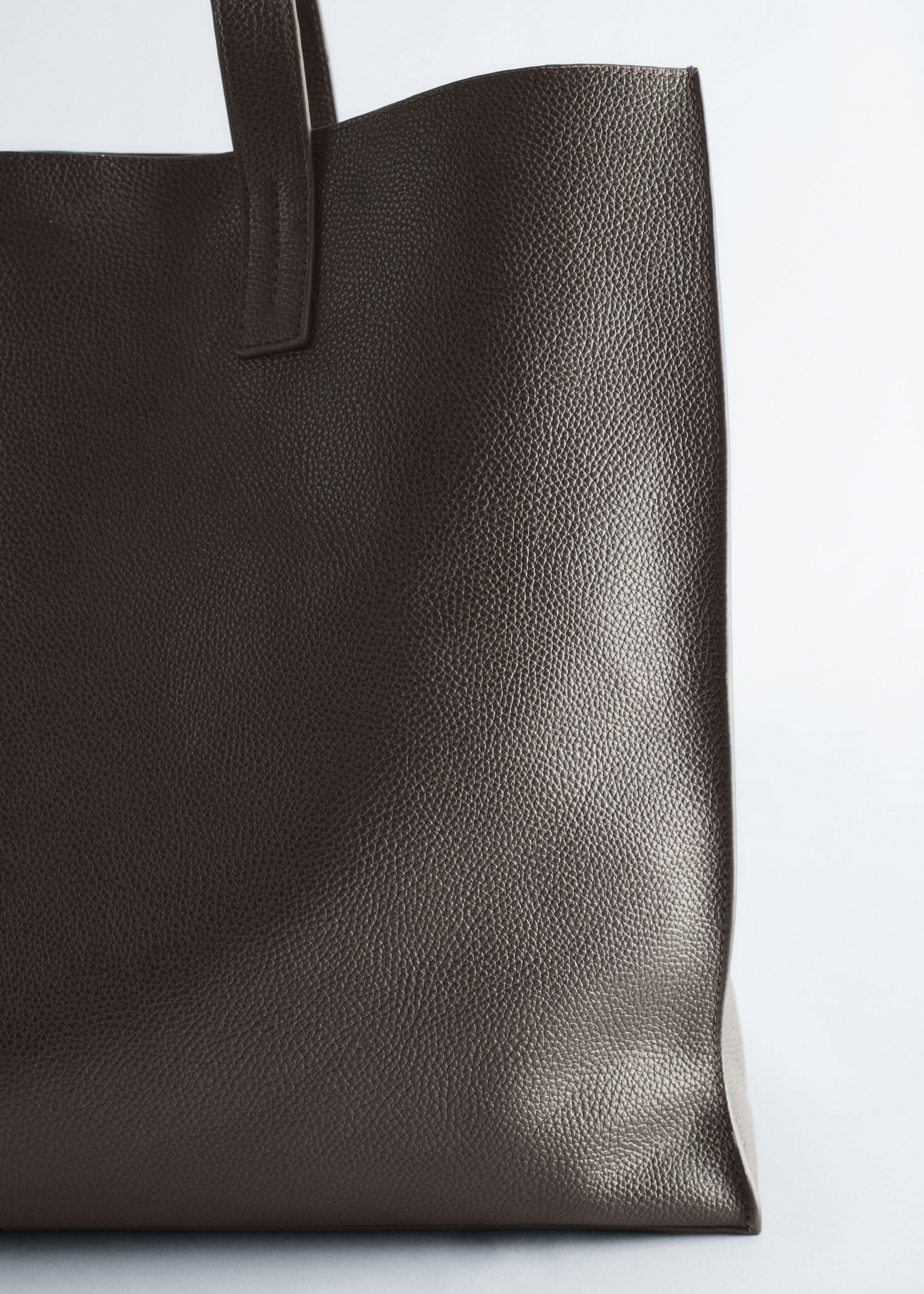 Leather Tote Bag - {{variantName}} - Descriptive Detail