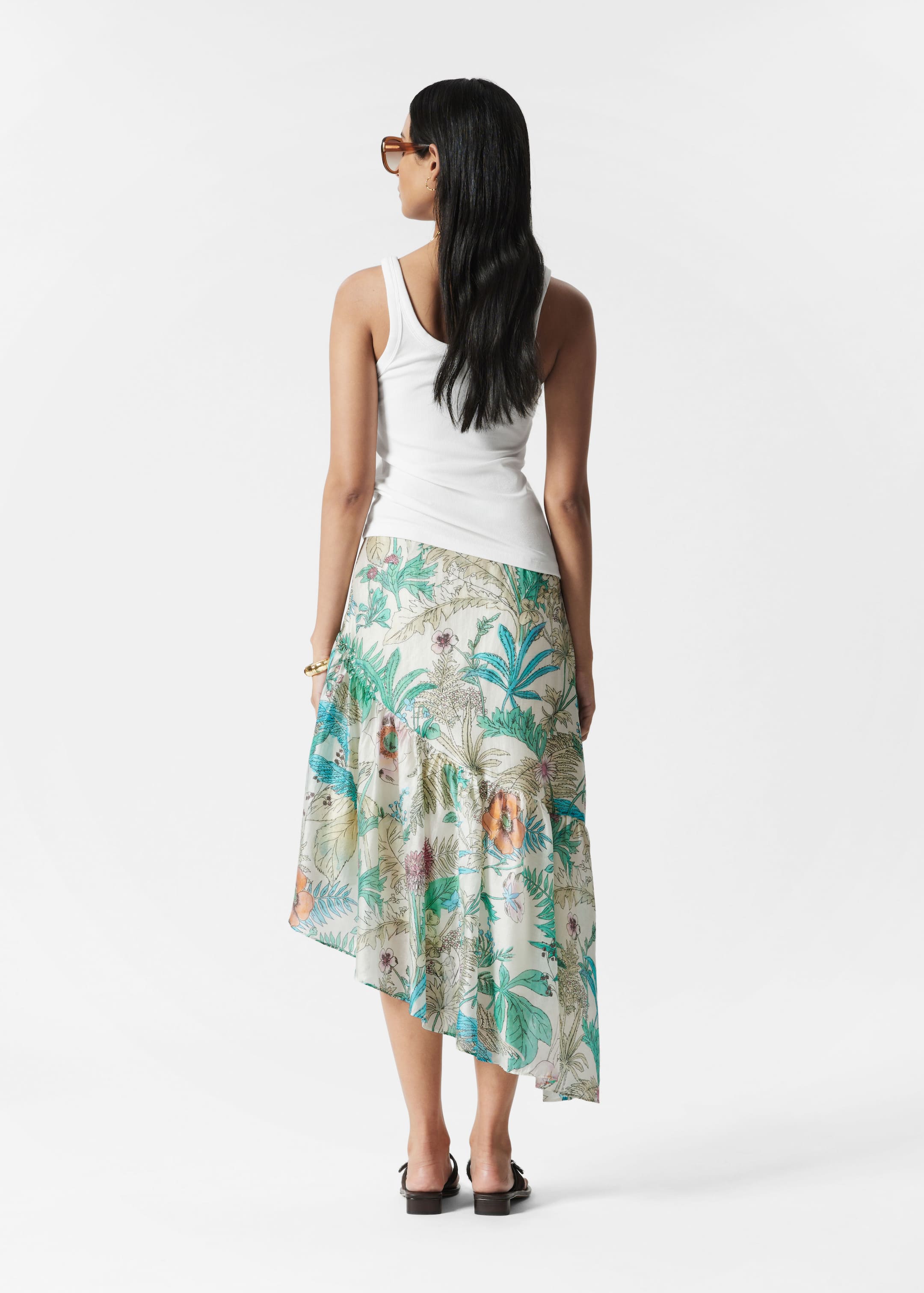 Visa större bild: Asymmetrisk midikjol med volang - Blommönster - DAM | H&M SE 3
