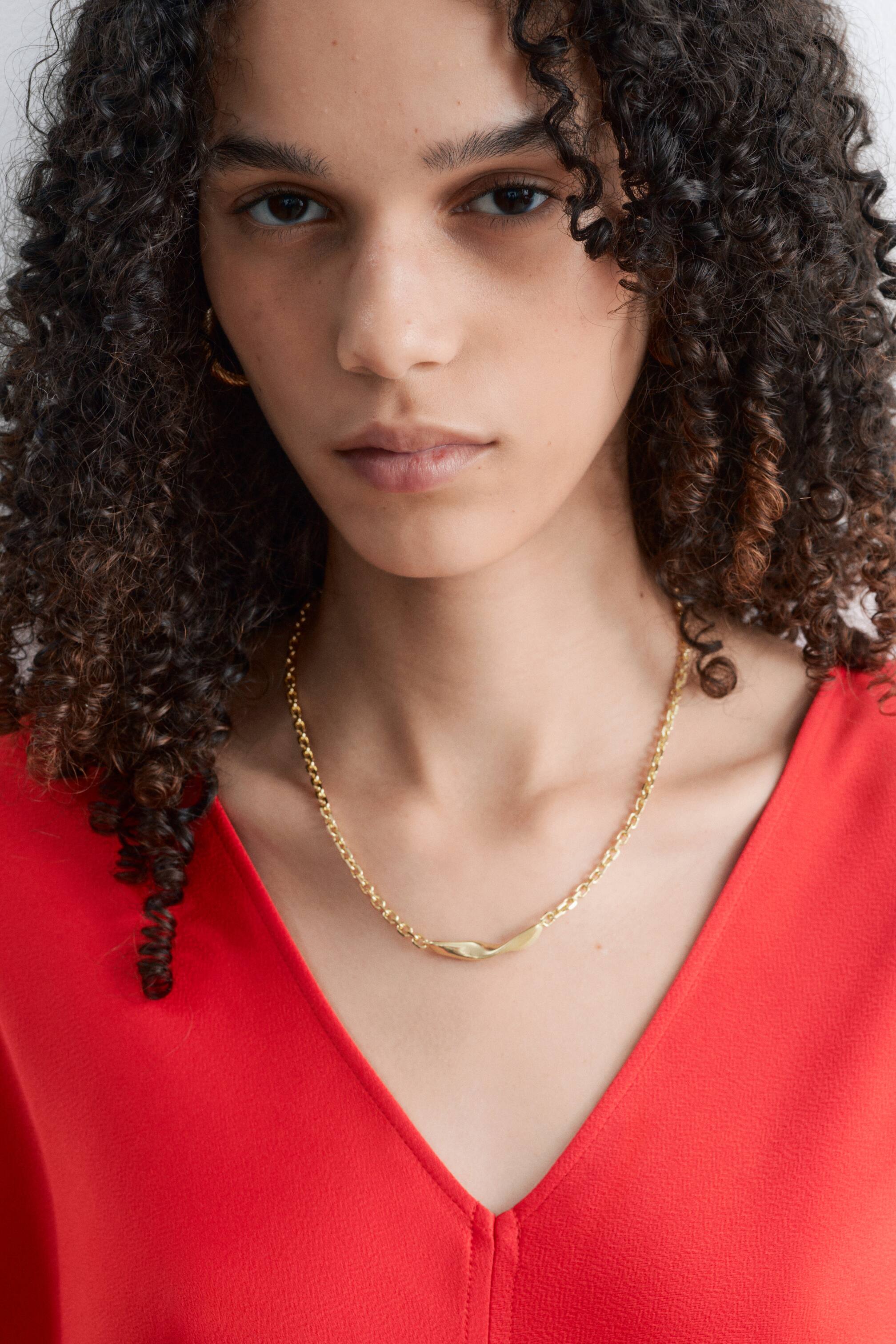 Grotere afbeelding bekijken: Schakelketting met gedraaid detail - Goudkleurig - DAMES | H&M BE 1