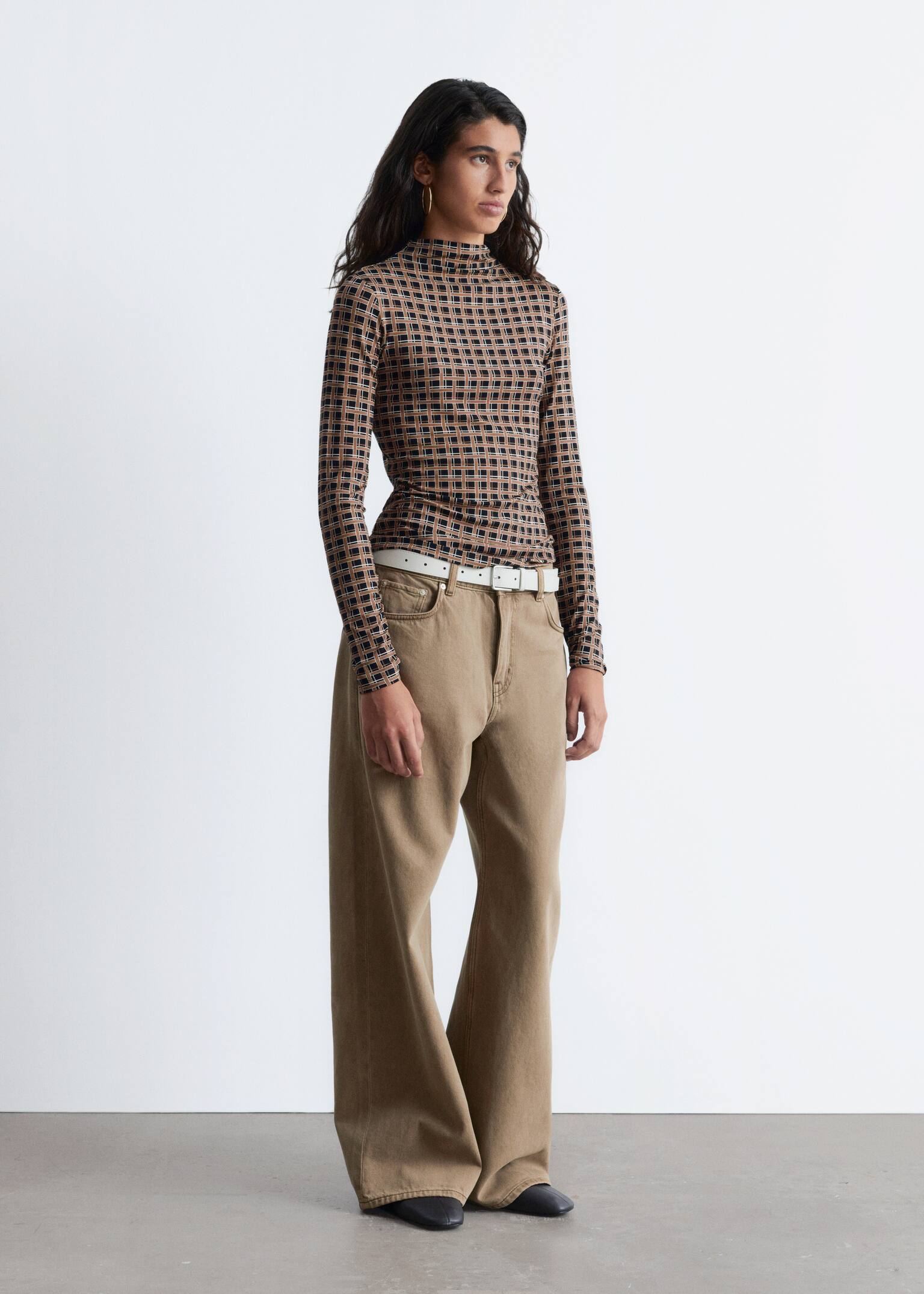 Oberteil mit Stehkragen - Schwarz/Braun Kariert/Braun/Leopardenmuster/Beige bedruckt/Dunkelbraun/Schwarz/Beige gestreift - 6