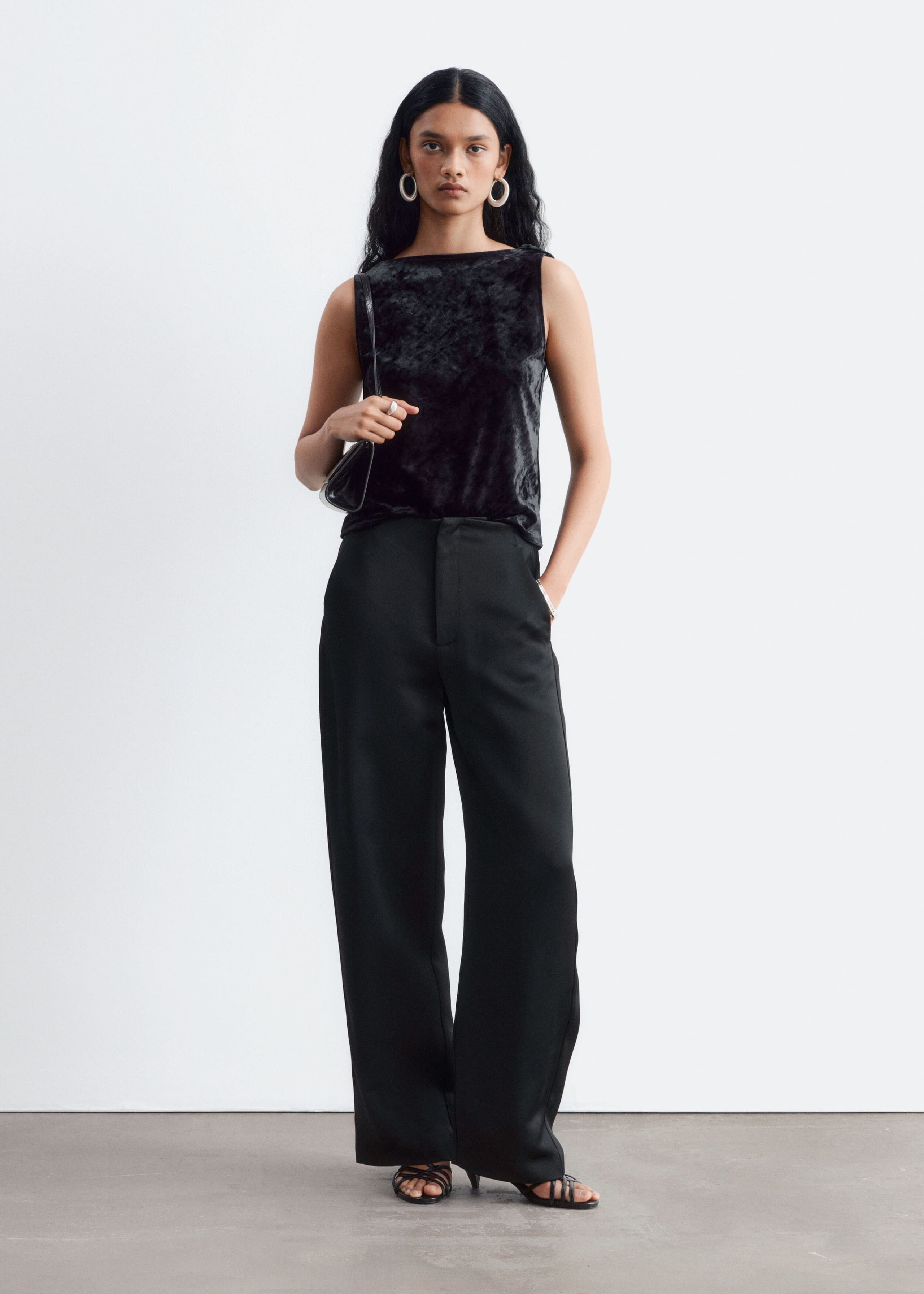Relaxed Barrel Trousers - Black - Lookbook