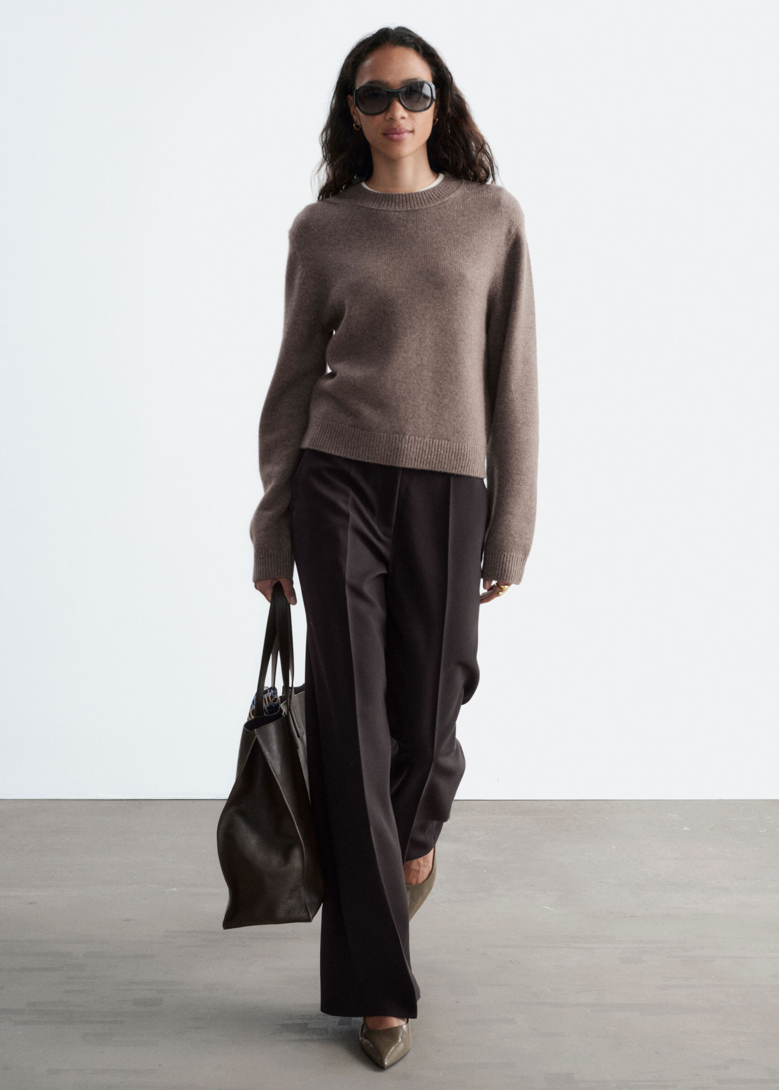 Loose-Fit Tailored Trousers - Dark Red - Lookbook