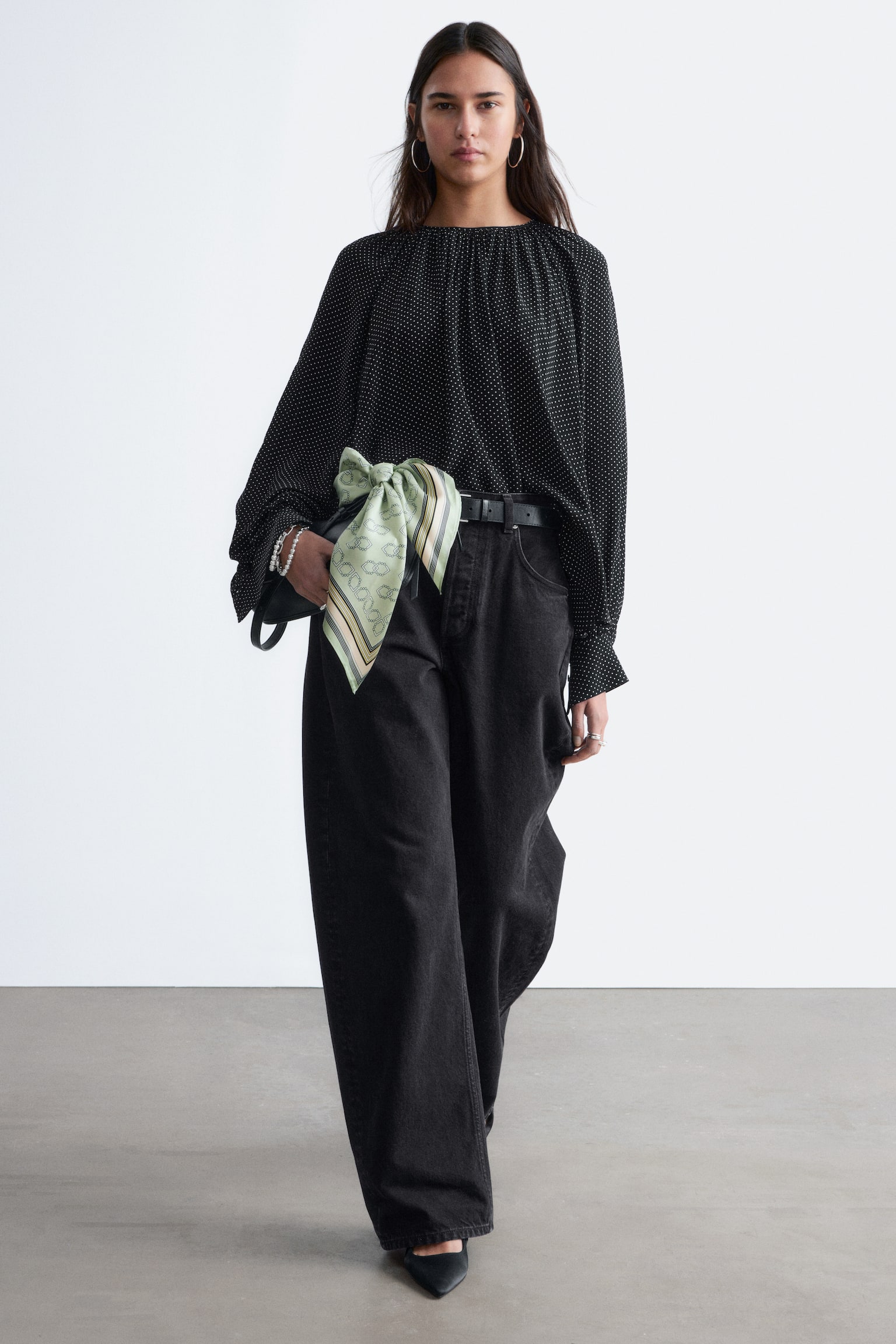 Μπλούζα με Φουσκωτά Μανίκια - Μαύρο Πουά/Σκούρο Μπλε - 3