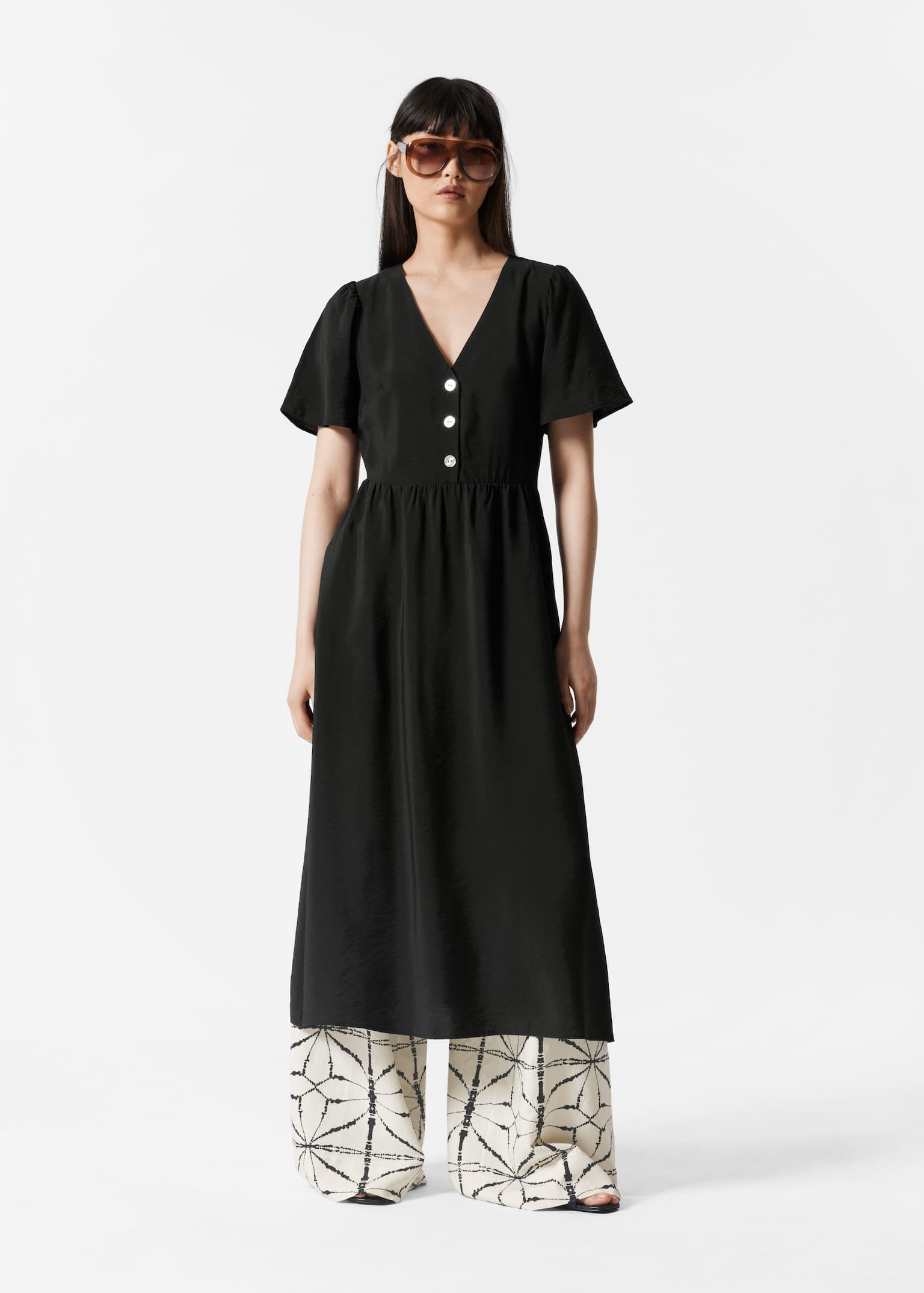 Μίντι Φόρεμα με V Λαιμόκοψη - Μαύρο/Navy Print/Μπλε Πουά