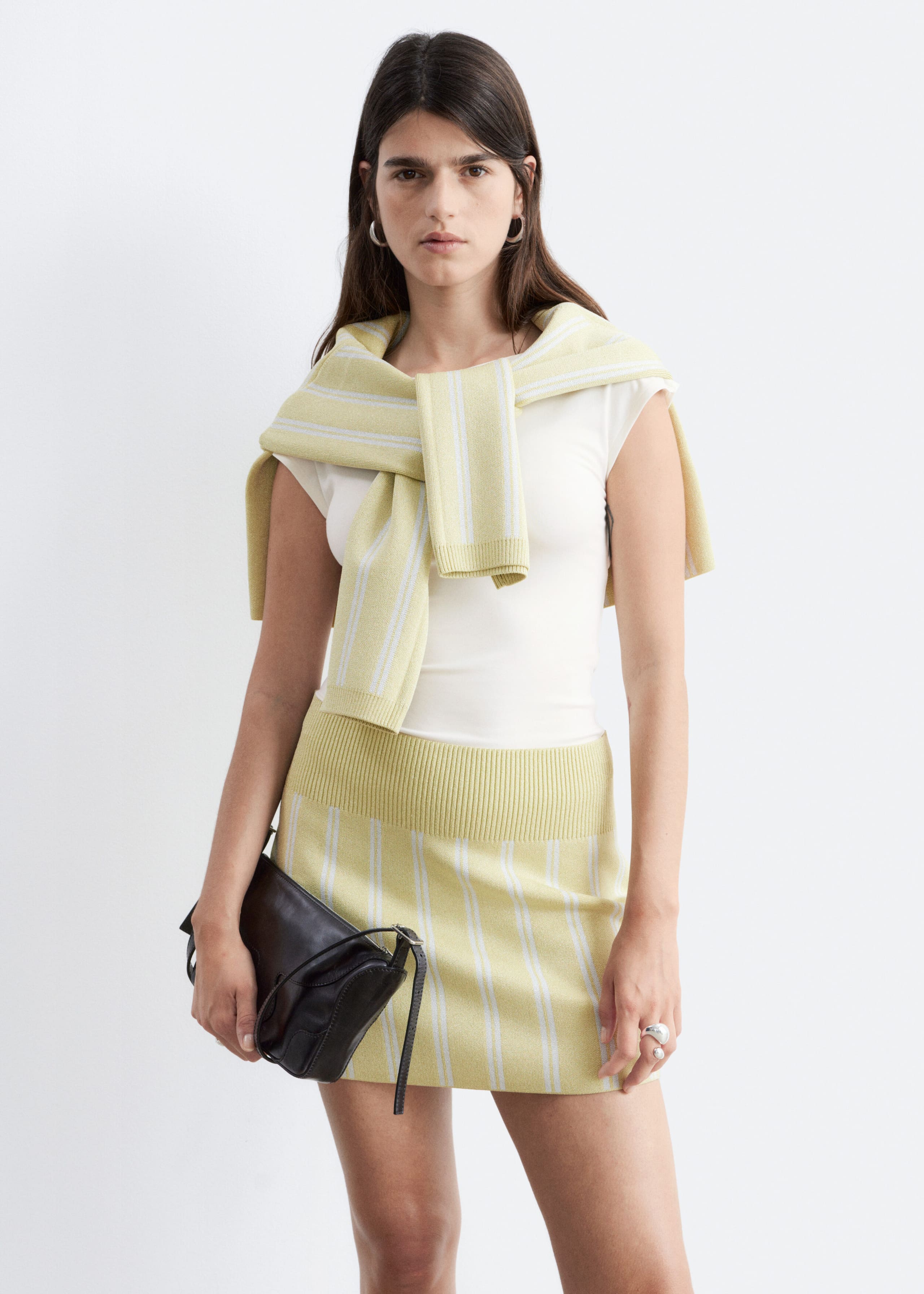 Image of Spódnica mini z błyszczącej dzianiny