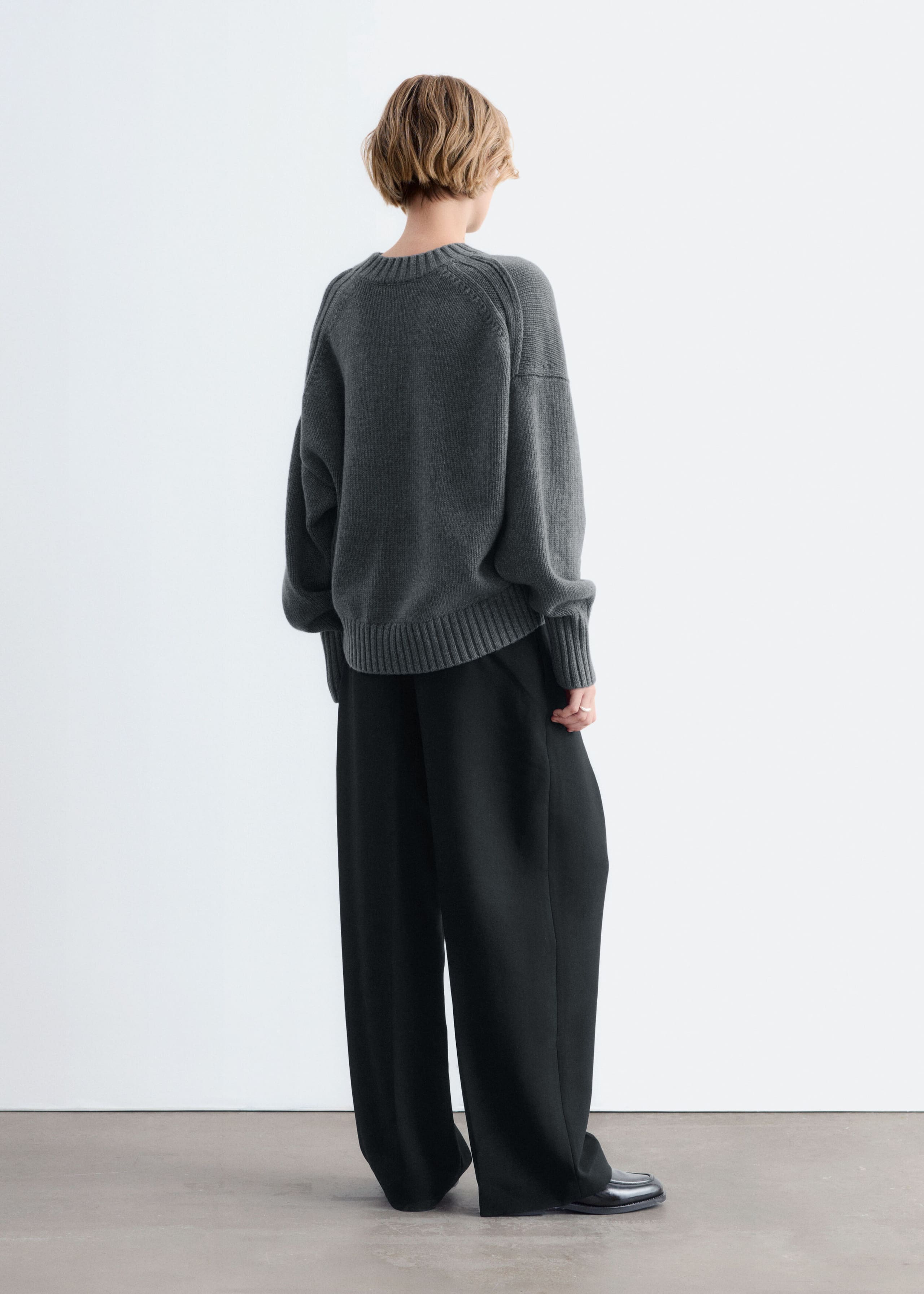 Woll-Kaschmirpullover mit Oversized-Passform - Grau - Lookbook