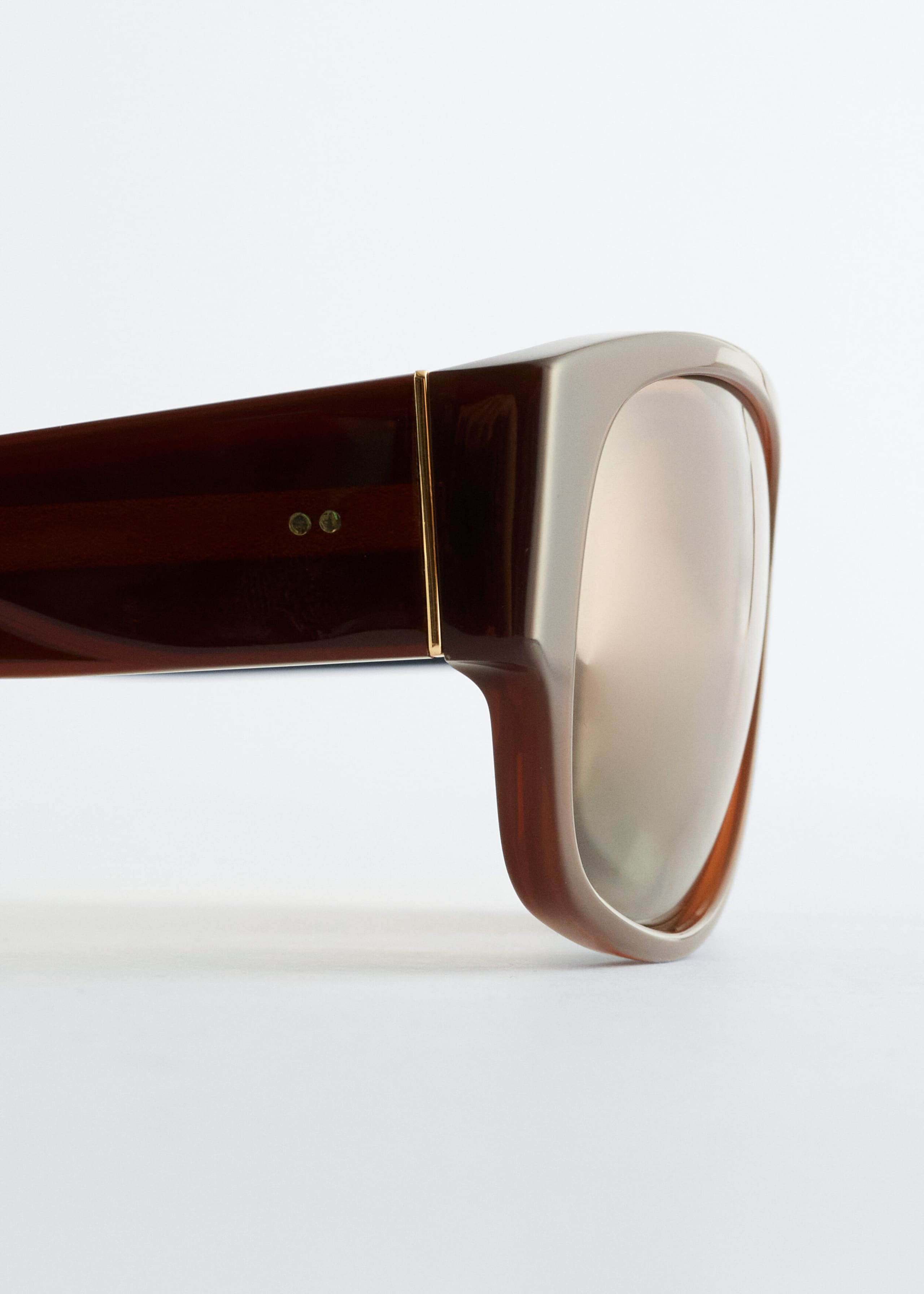 Oval-Frame Sunglasses - {{variantName}} - Descriptive Detail