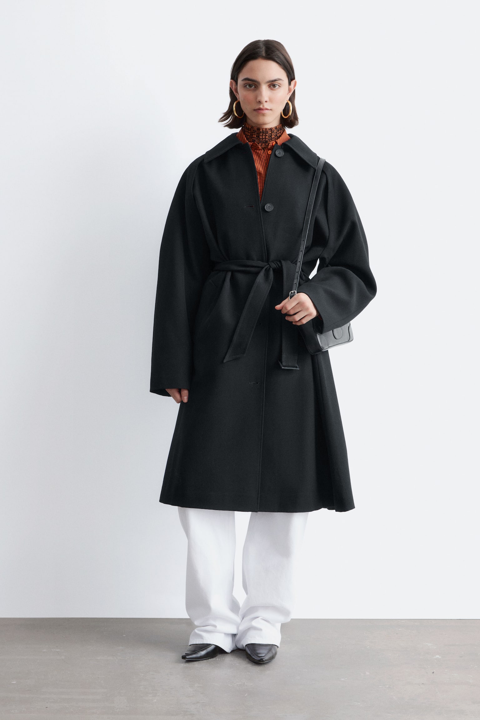 Trenchcoat i ull med knytskärp - Svart/Mullvad - 1