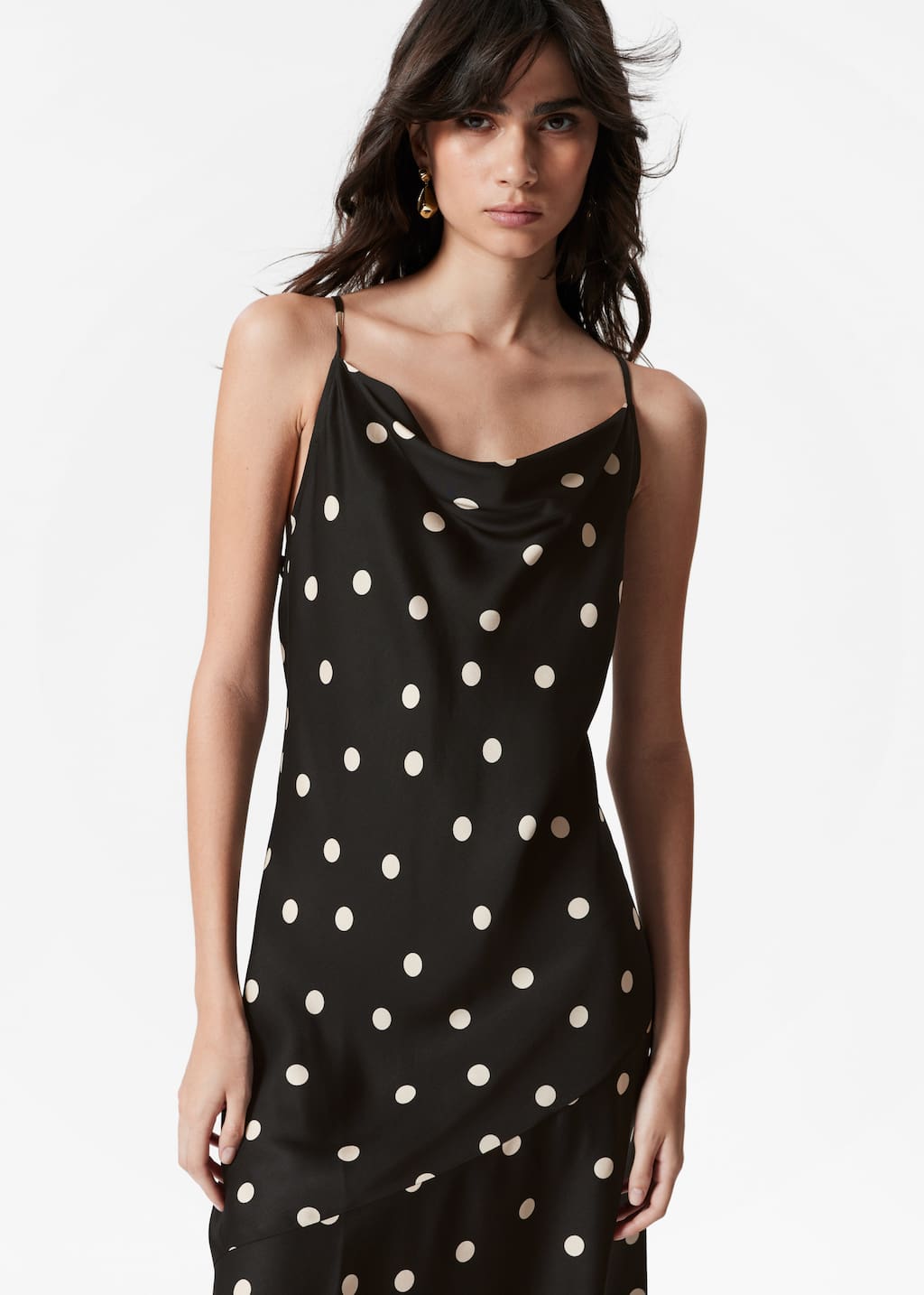 Midilång slipklänning i satin – Leopardmönster – lookbook
