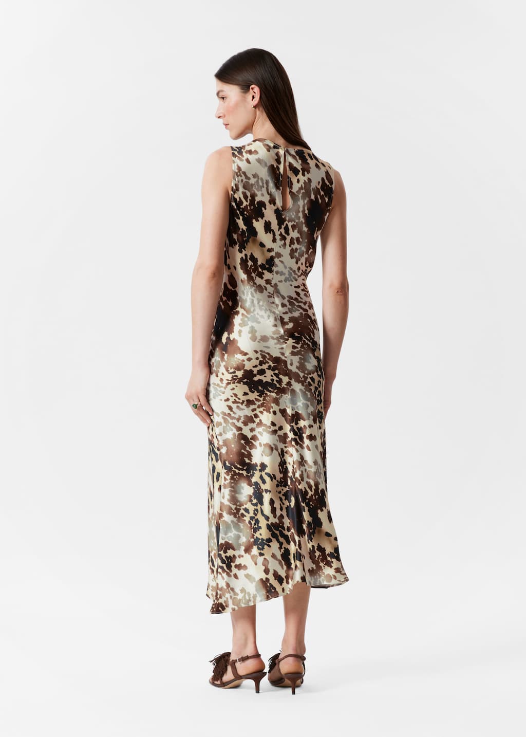 Vestido midi de satén drapeado - Estampado marrón - Lookbook