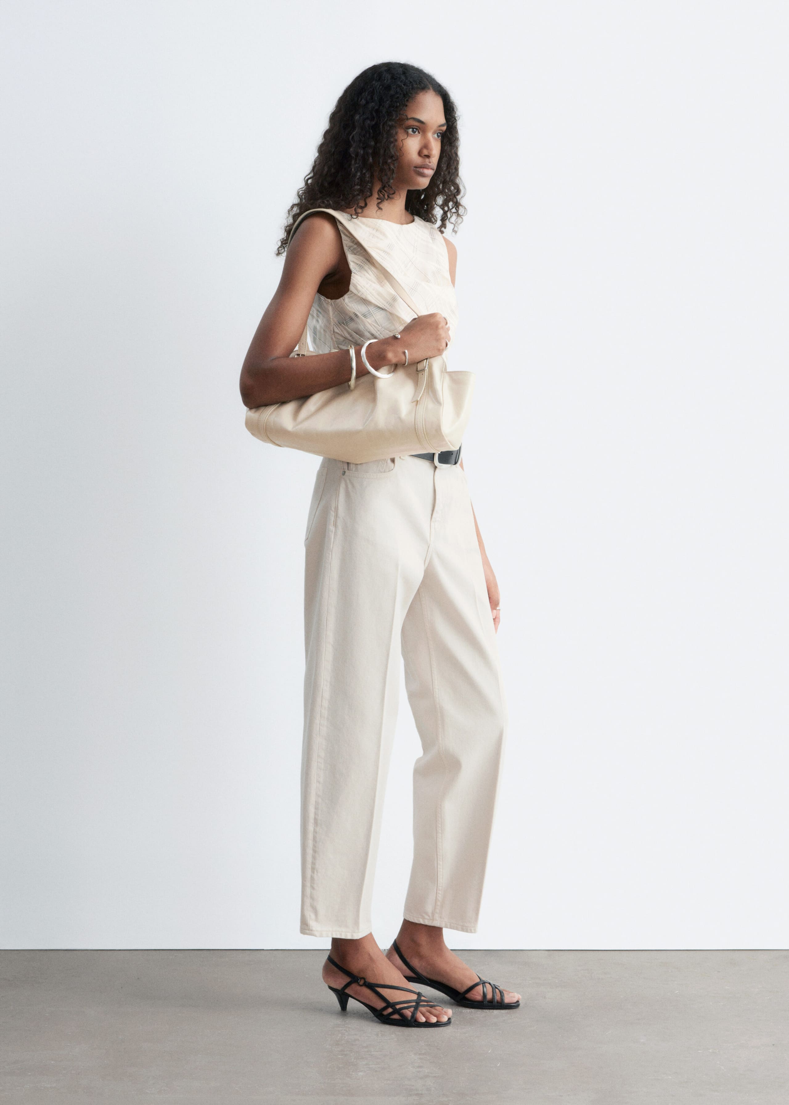 Image of Teksturowany top z dekoltem w łódkę