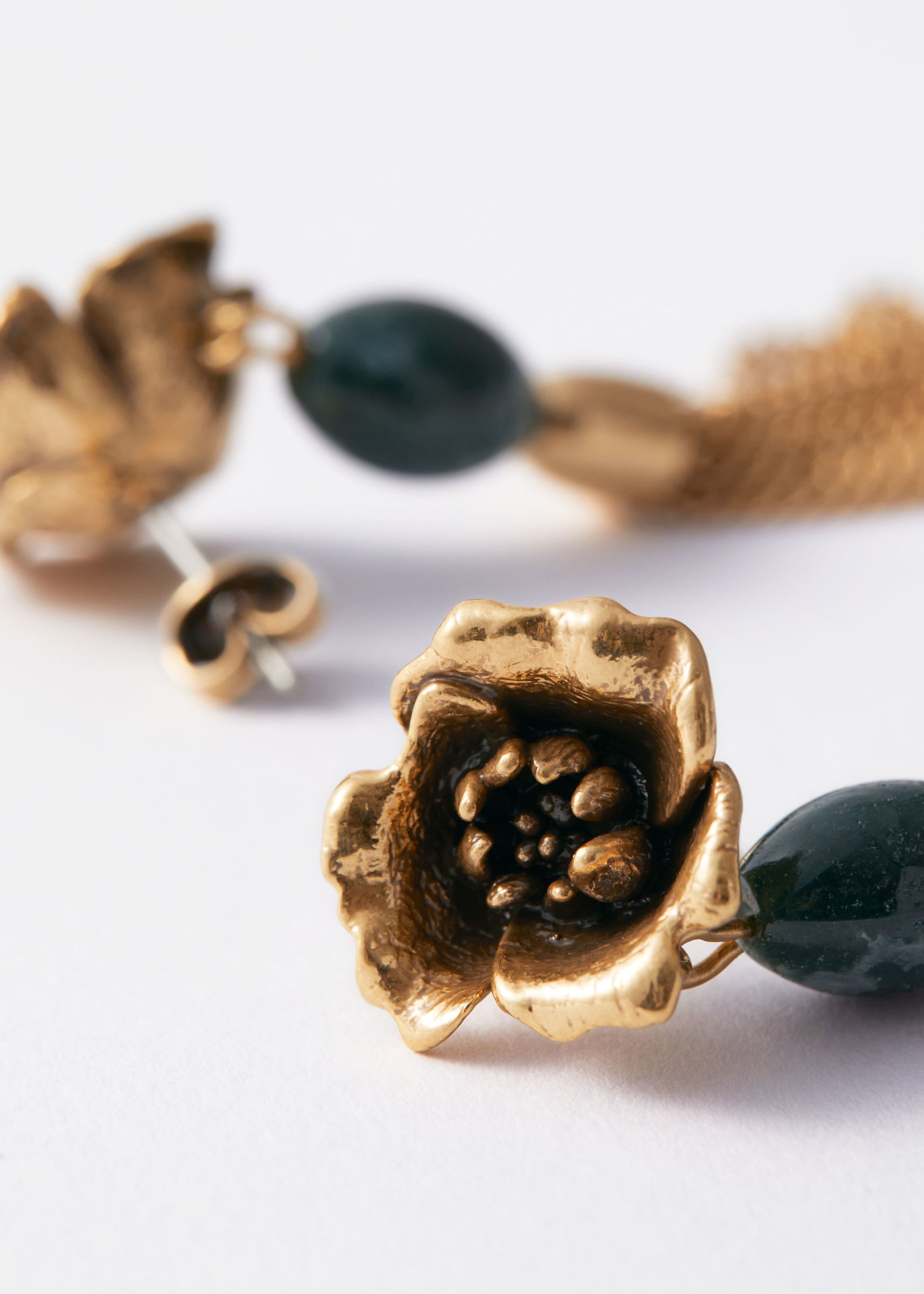 Boucles d’oreilles pendantes rose sauvage - {{variantName}} - Descriptive Detail