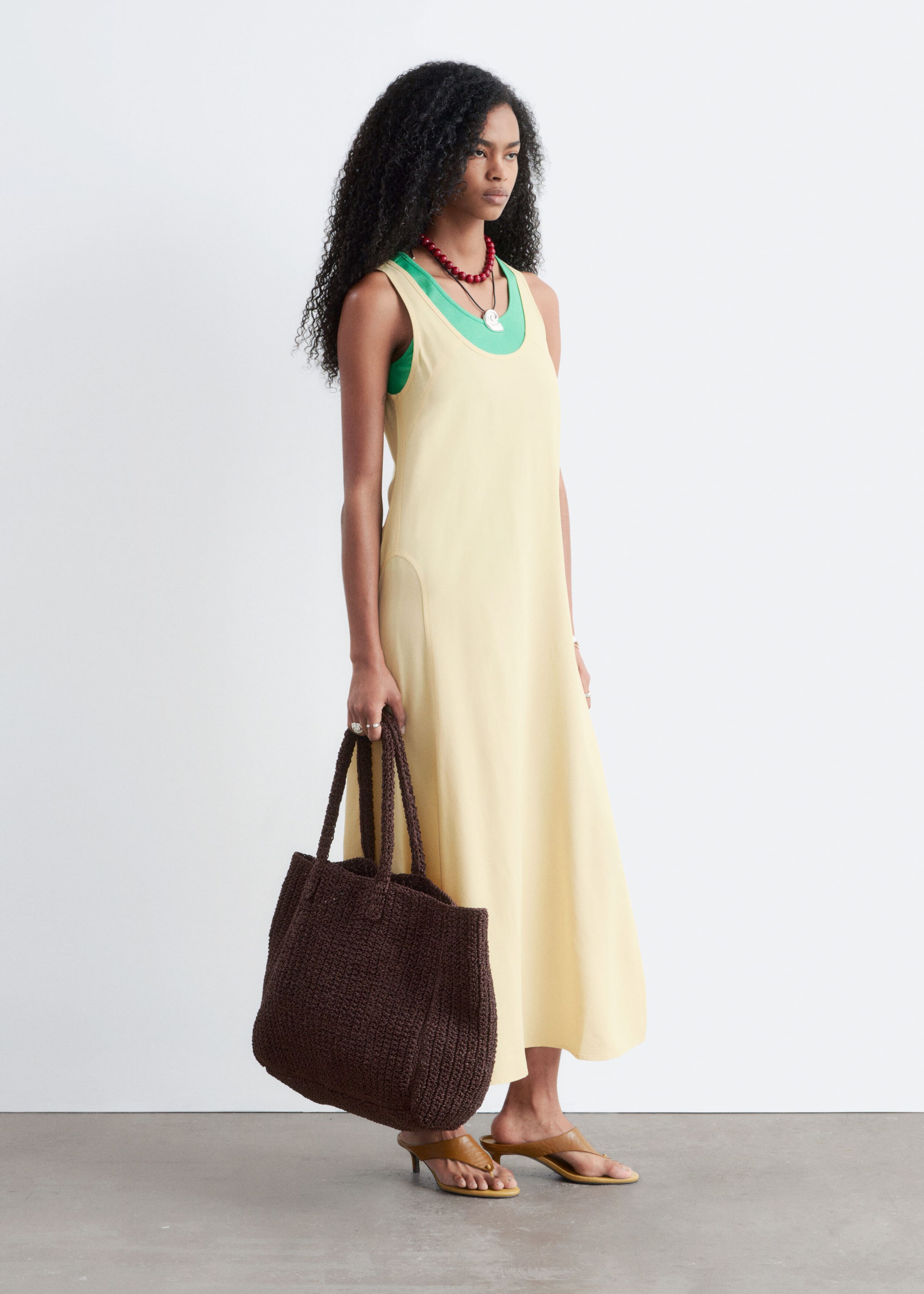 Image of Midikleid mit tiefem Ausschnitt