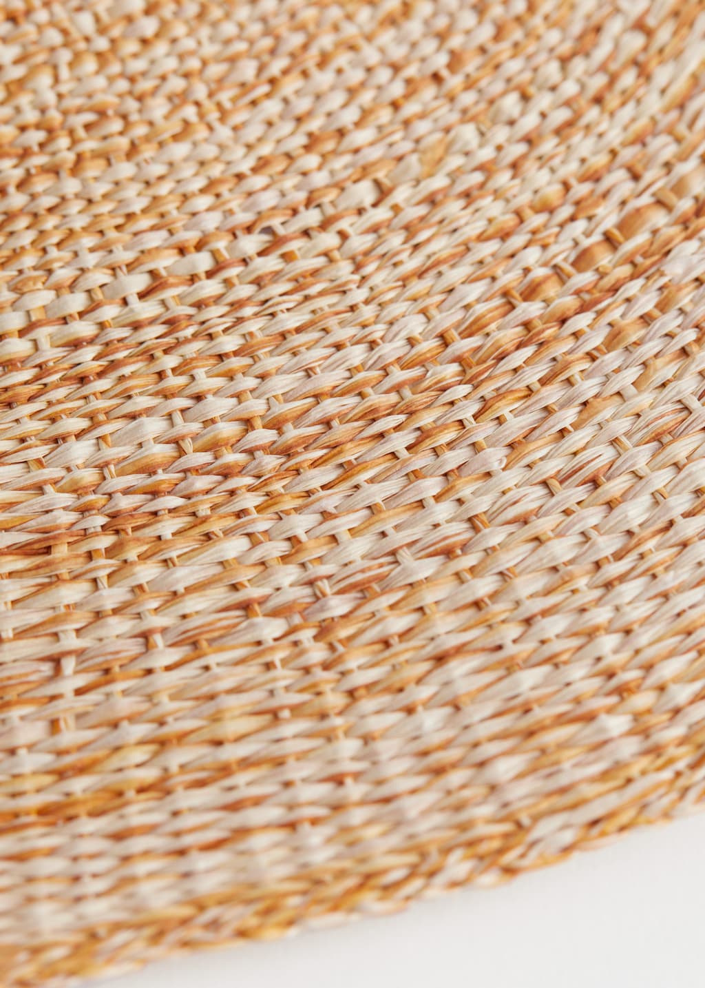 Wide Brim Straw Hat - {{variantName}} - Detalle descriptivo