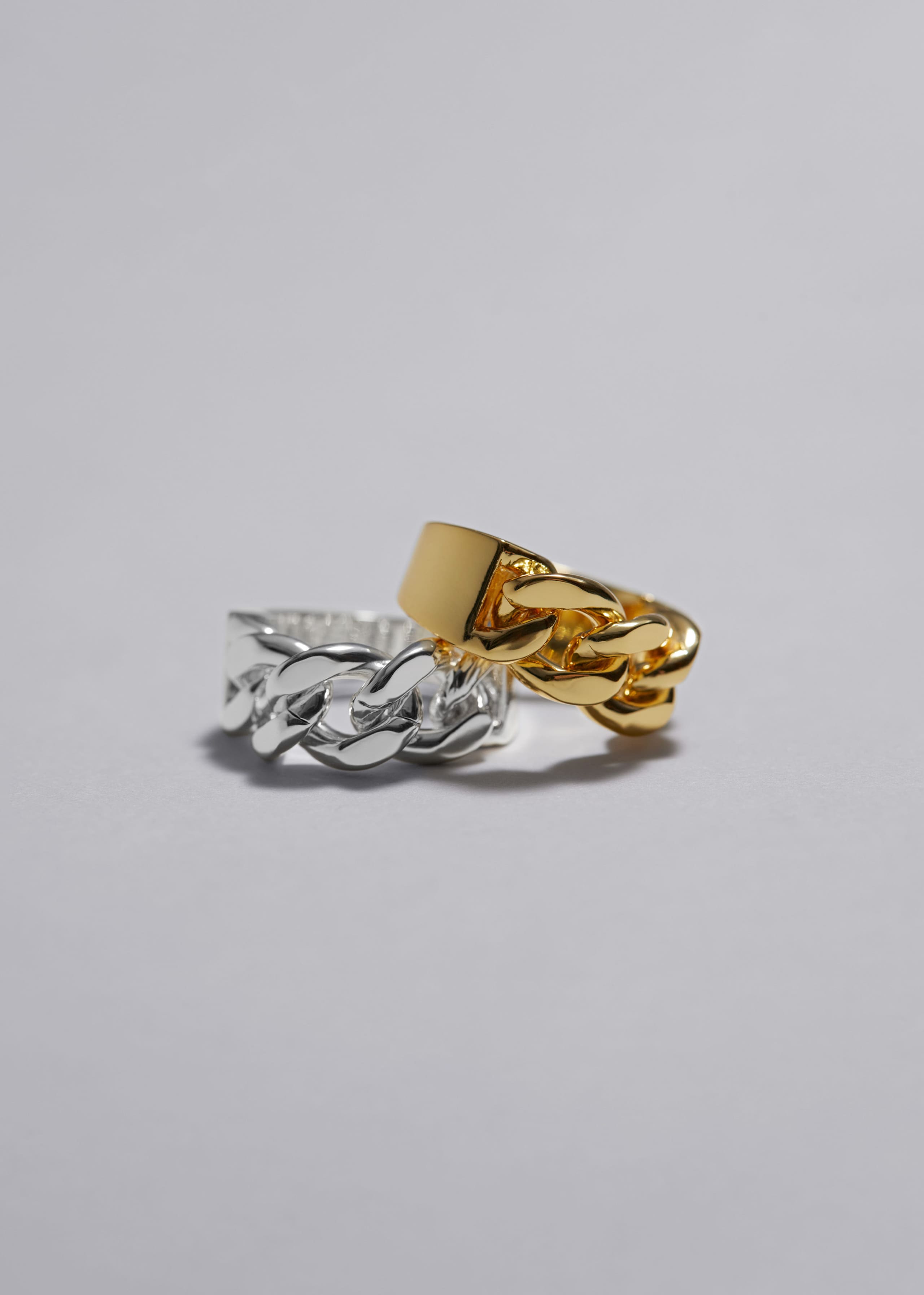 Markanter Ring mit Kettenoptik - Gold - Stillleben