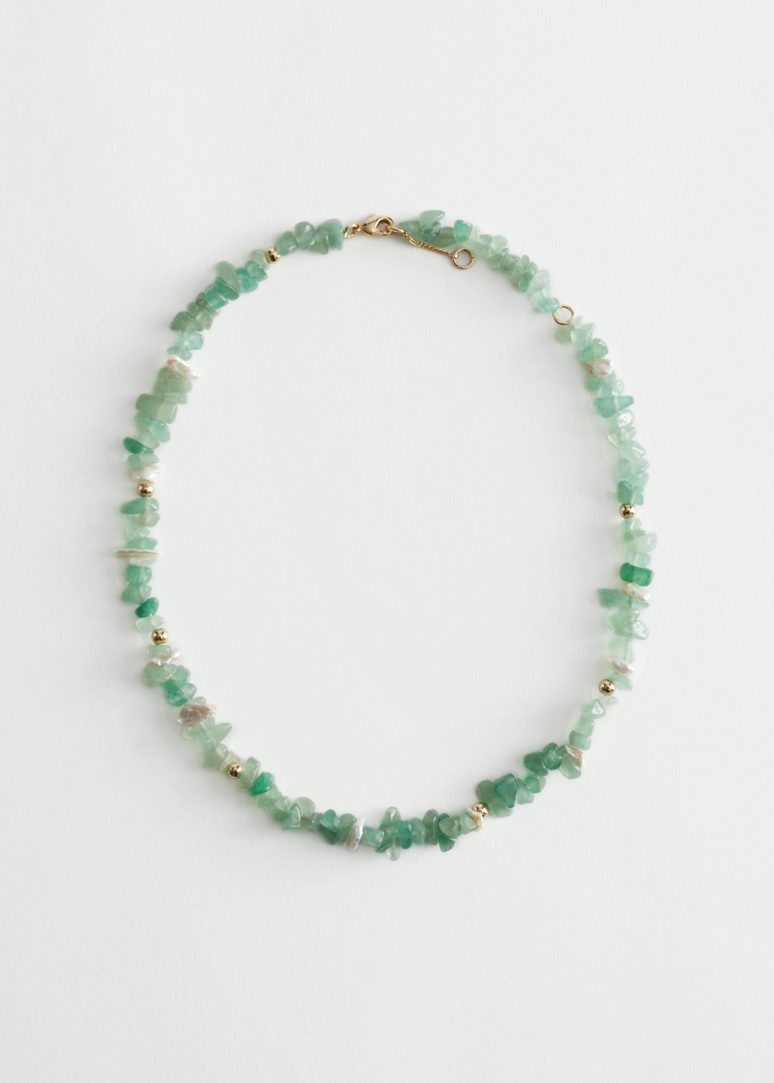 Short Gemstone Necklace – Green – Martwa natura