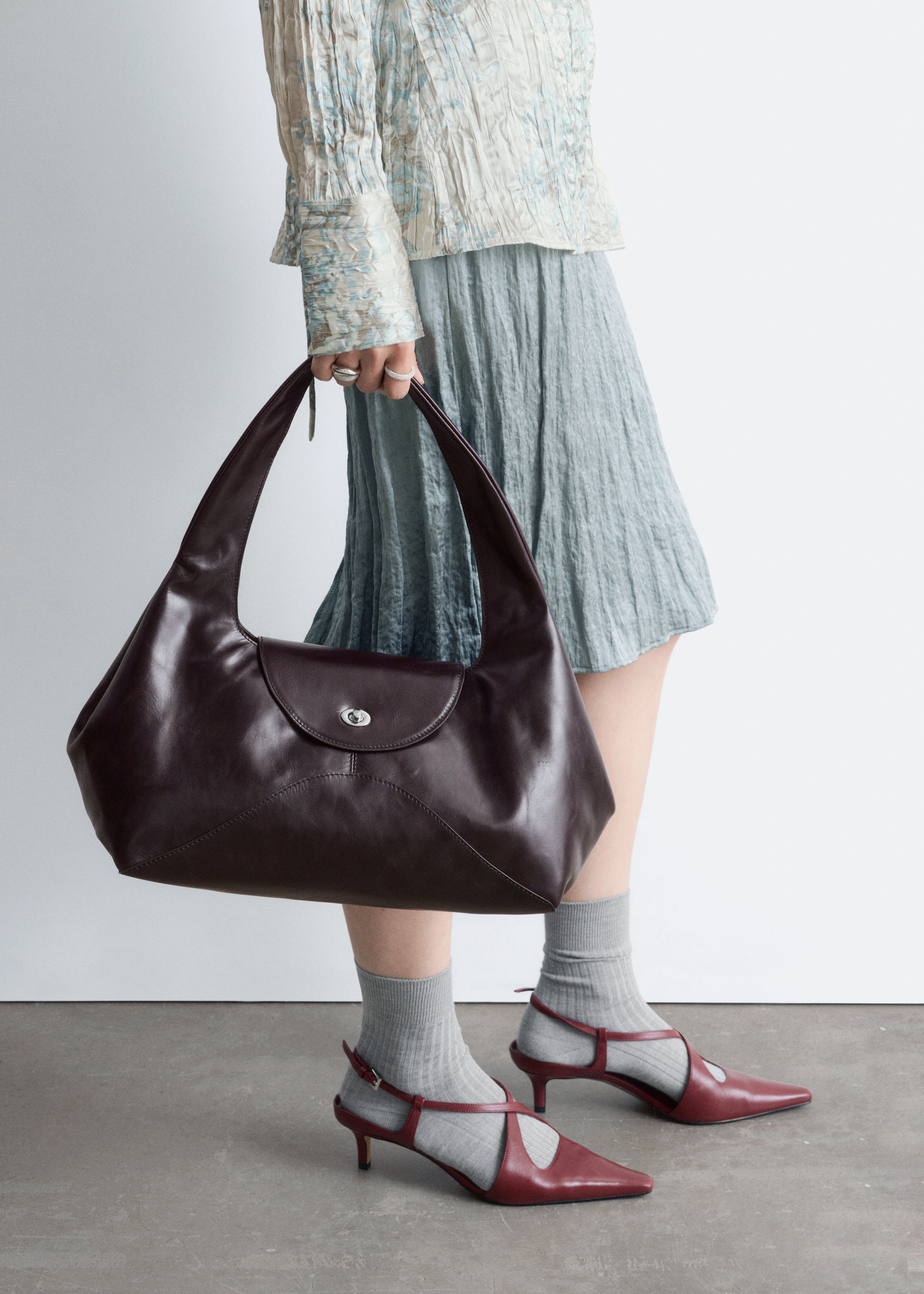 Sac porté épaule incurvé - Cuir brun foncé/Daim vert kaki