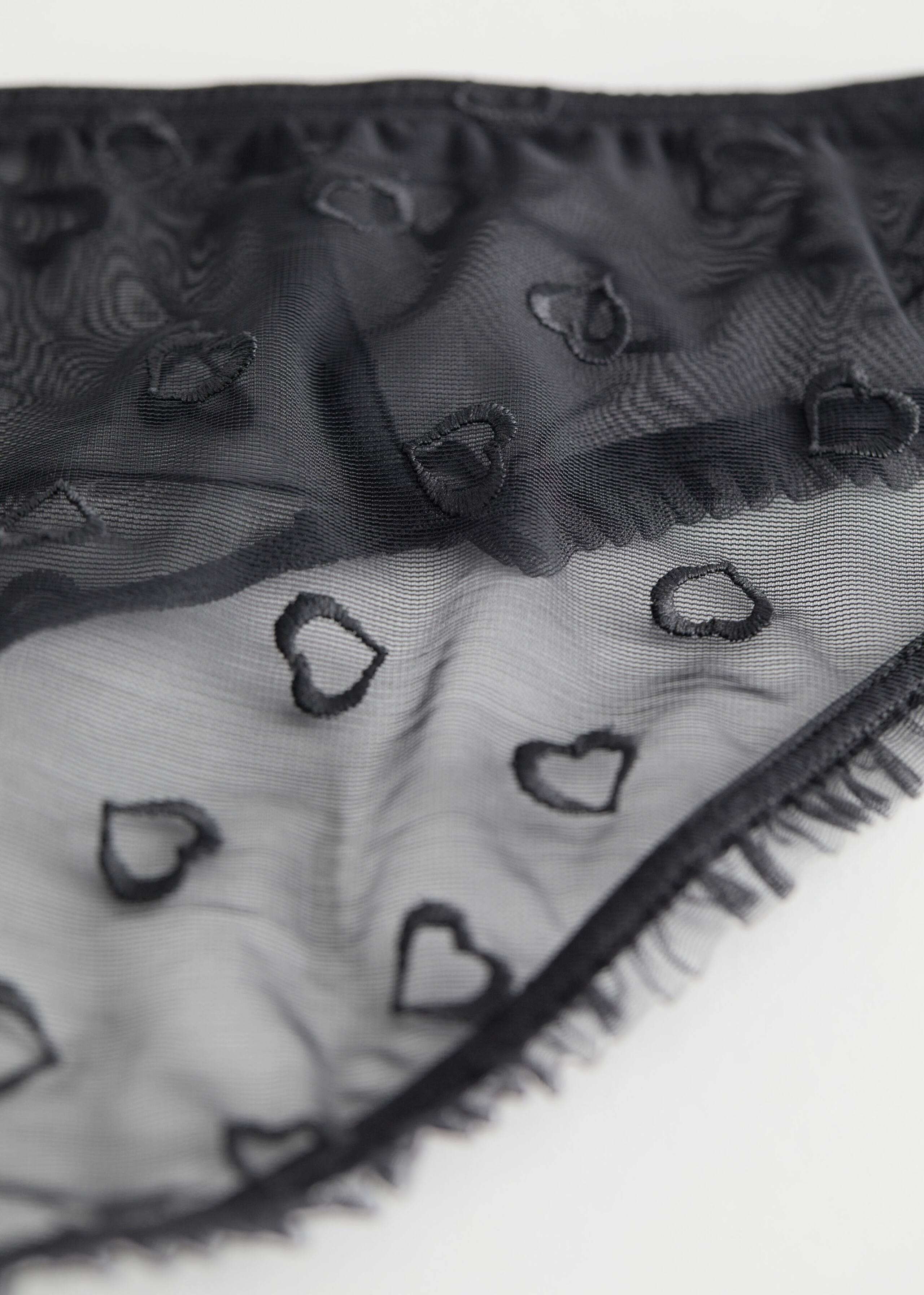 SheerEmbroideredDottedBriefs - {{variantName}} - Descrizione dettagliata