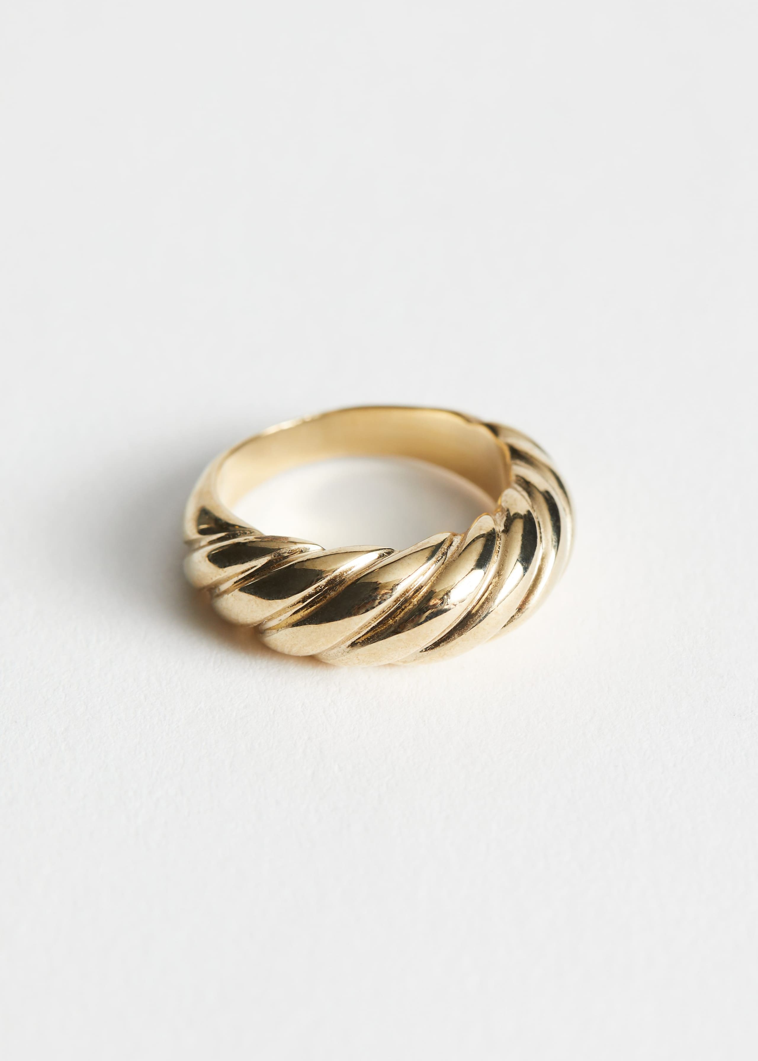Twisted Sphere Ring - Gold - Still Life