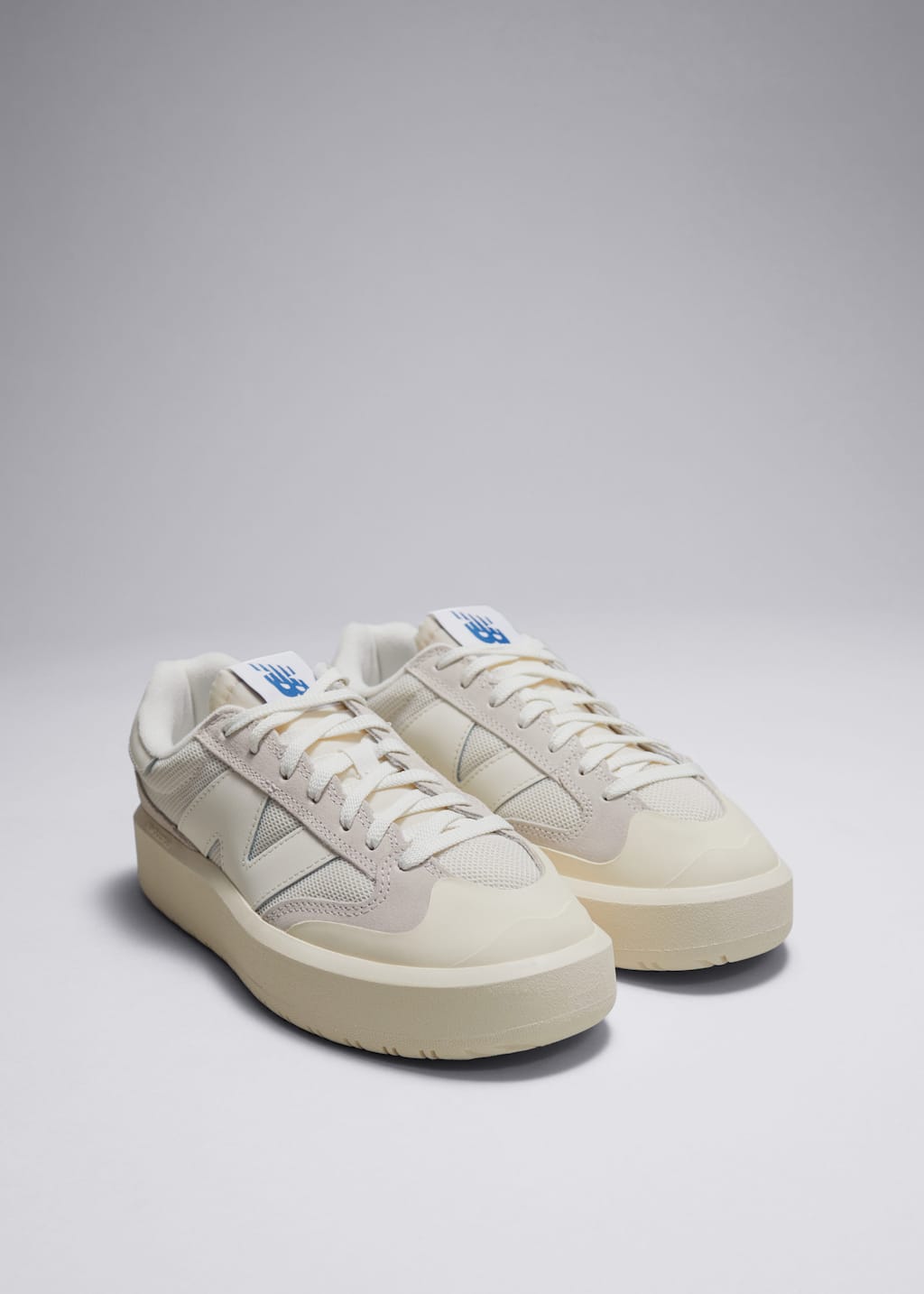 Sneakersy New Balance CT302 – Biały/Czerwony – Martwa natura