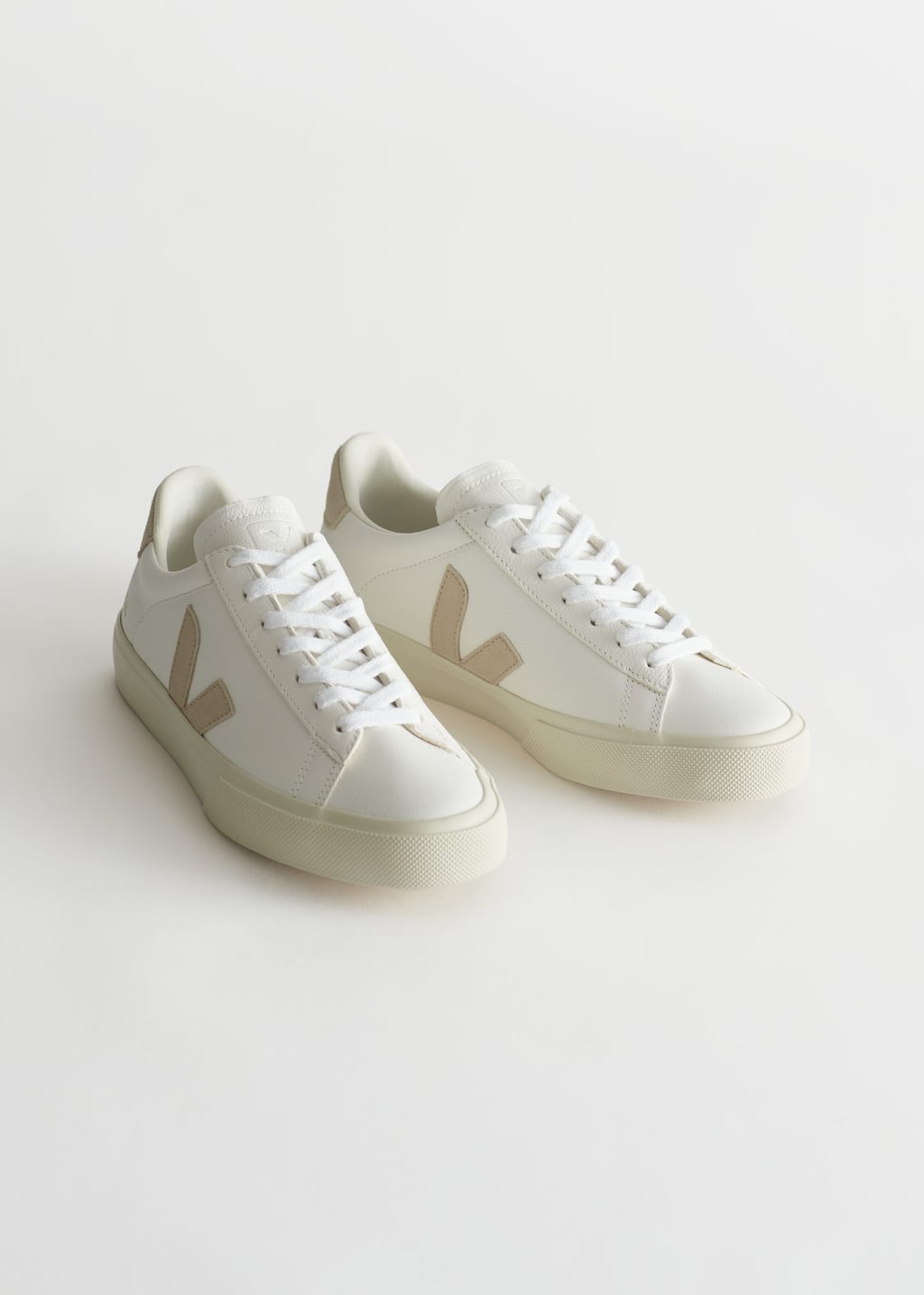Skórzane sneakersy Veja Campo – Biały/Beżowy – Martwa natura
