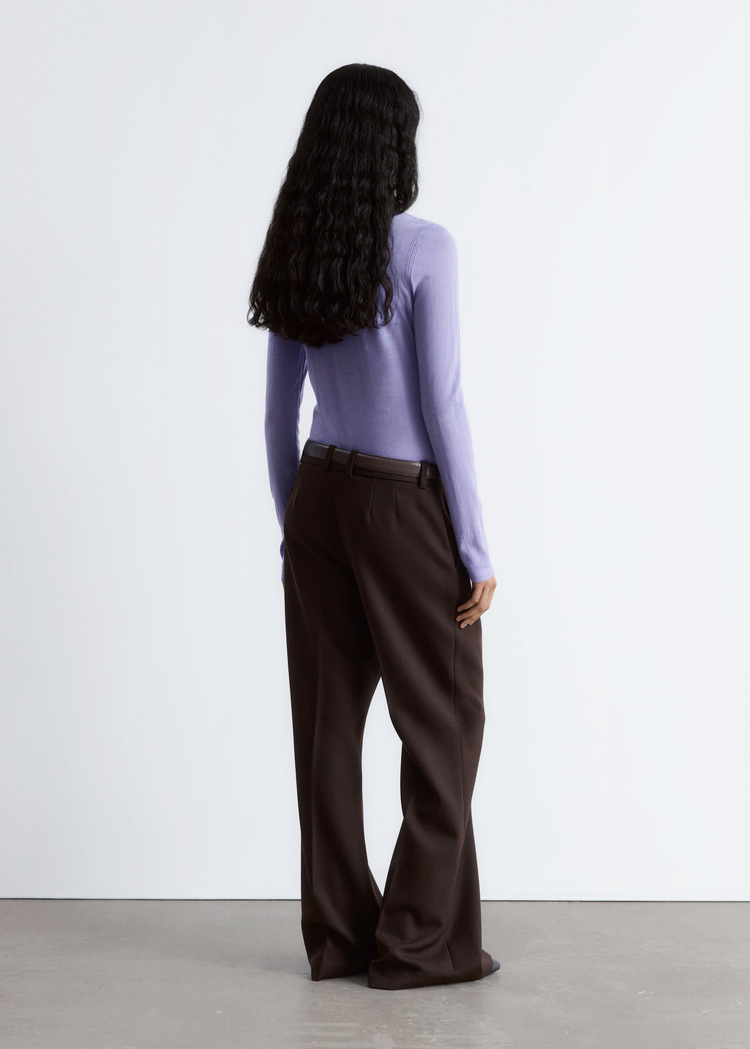 Rollkragenpullover aus fein gestrickter Wolle - Helllila/Dunkelblau/Dunkelbraun - 5