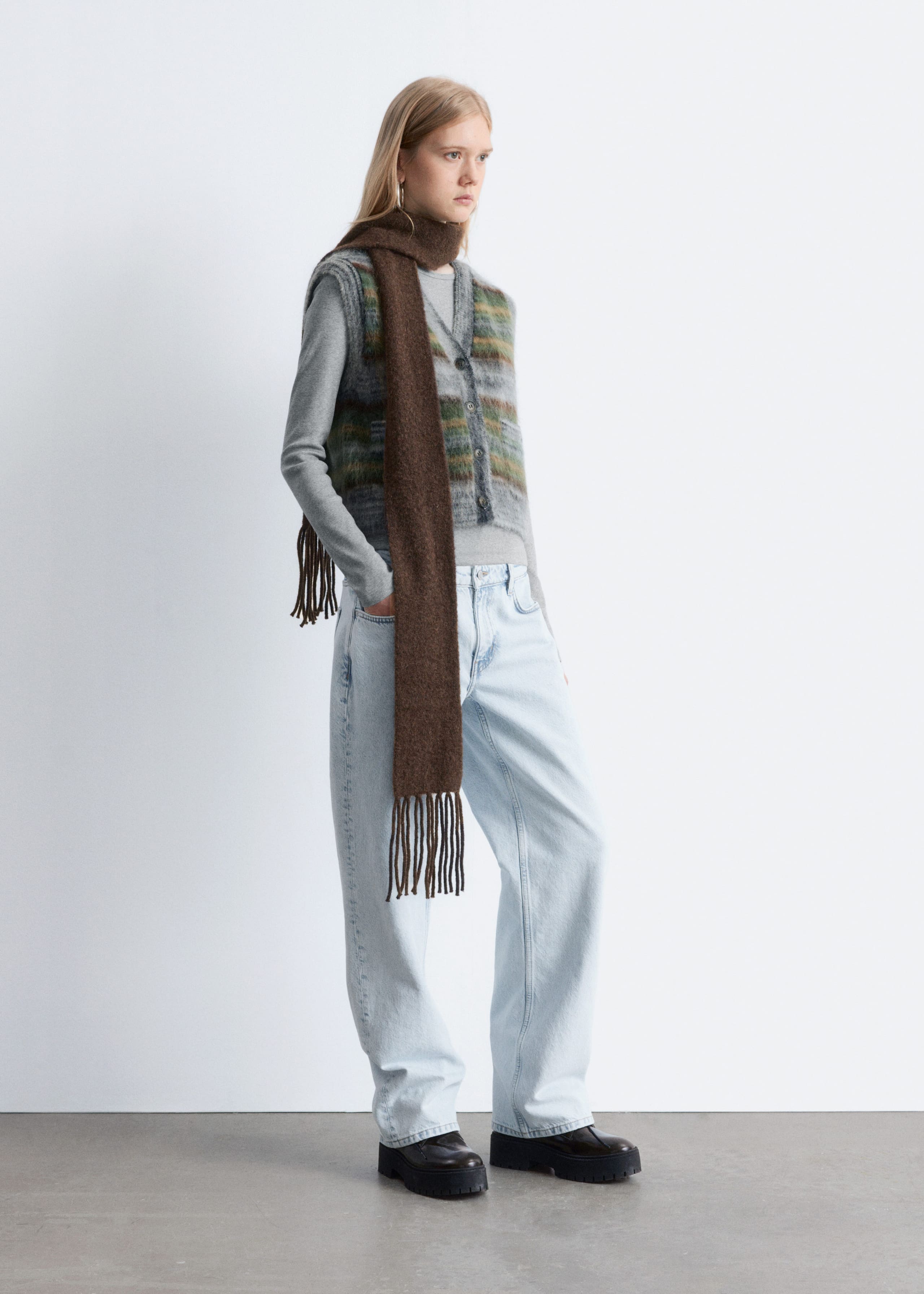 Image of Strickweste mit gebürsteter Textur