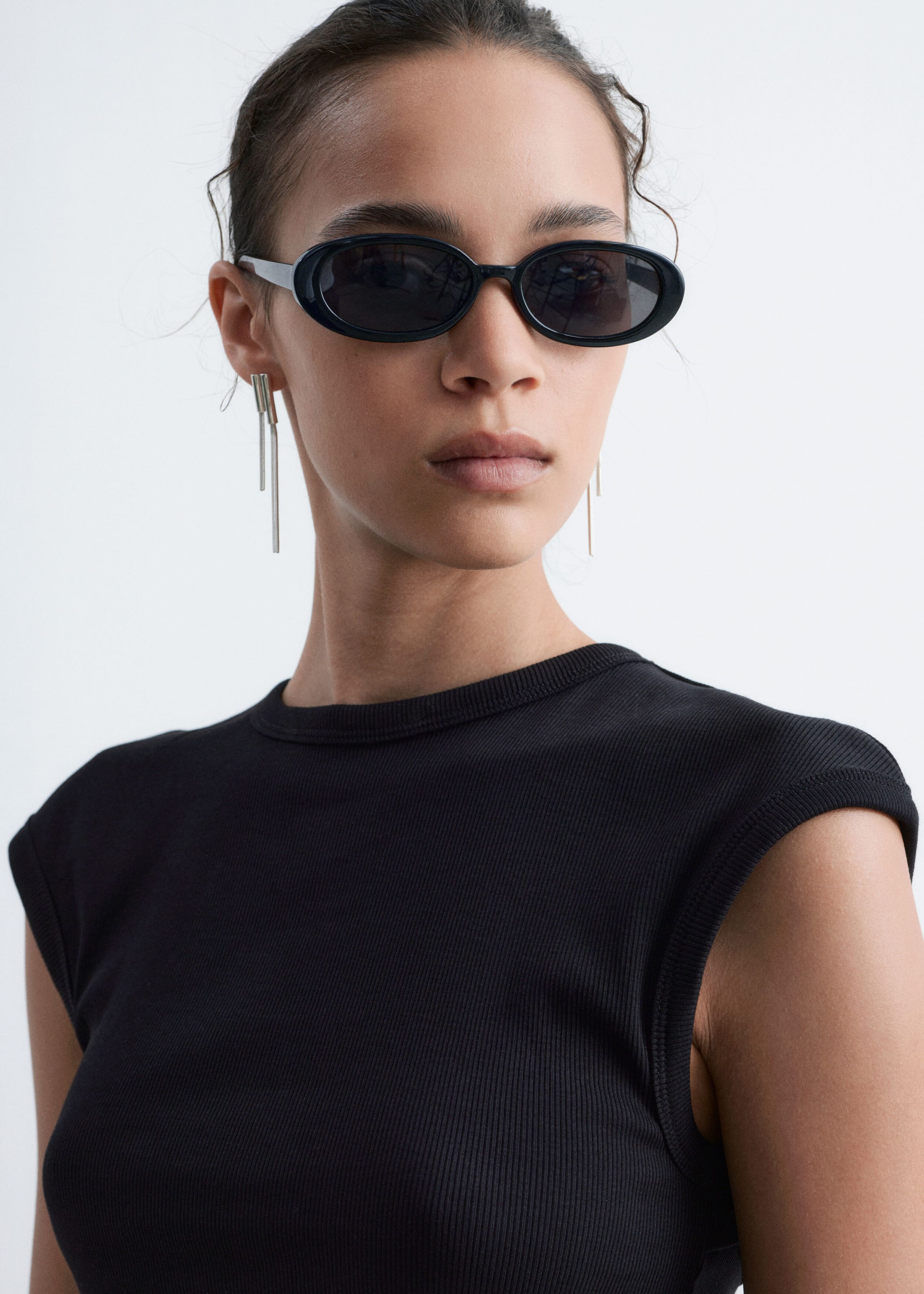 Open-Back Ribbed Top - Black - Still Life