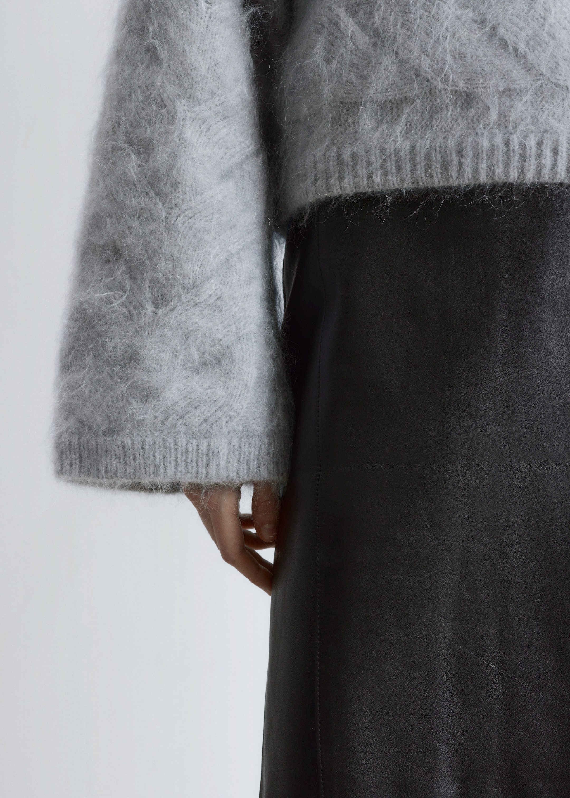 Größeres Bild ansehen: Pullover aus Mohairmischung mit Zopfstrickmuster - Grau - Ladies | H&M DE 2