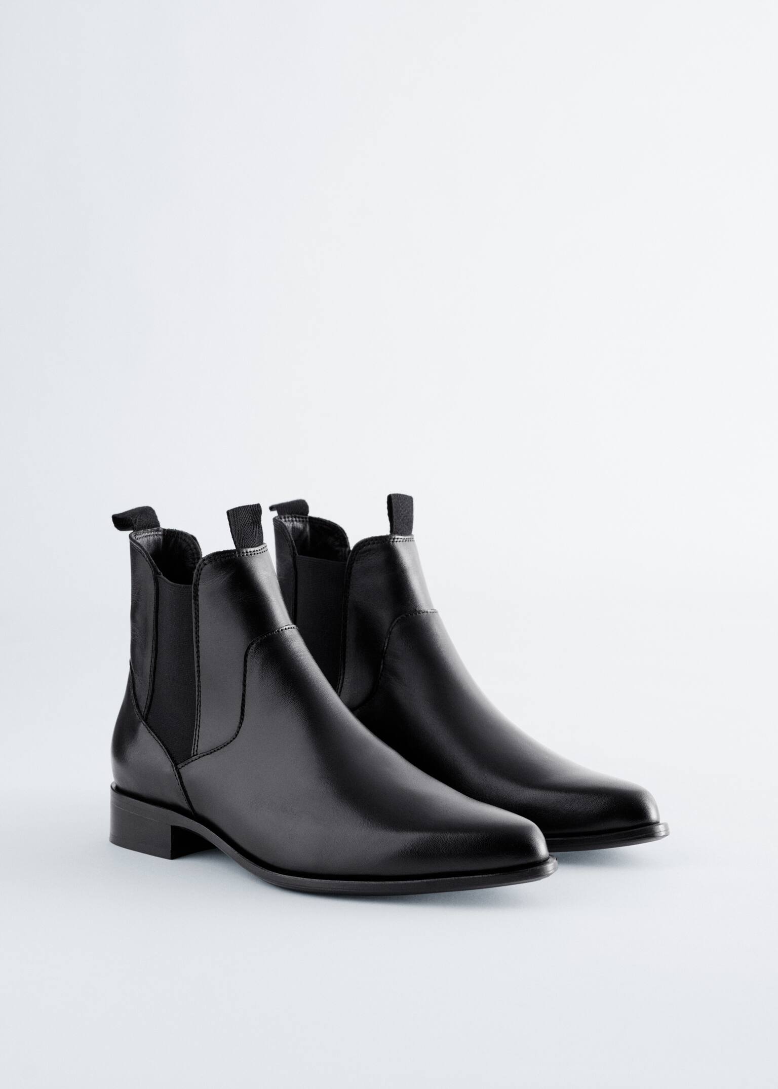 Pointed-Toe Leather Chelsea Boots - Negro - 2