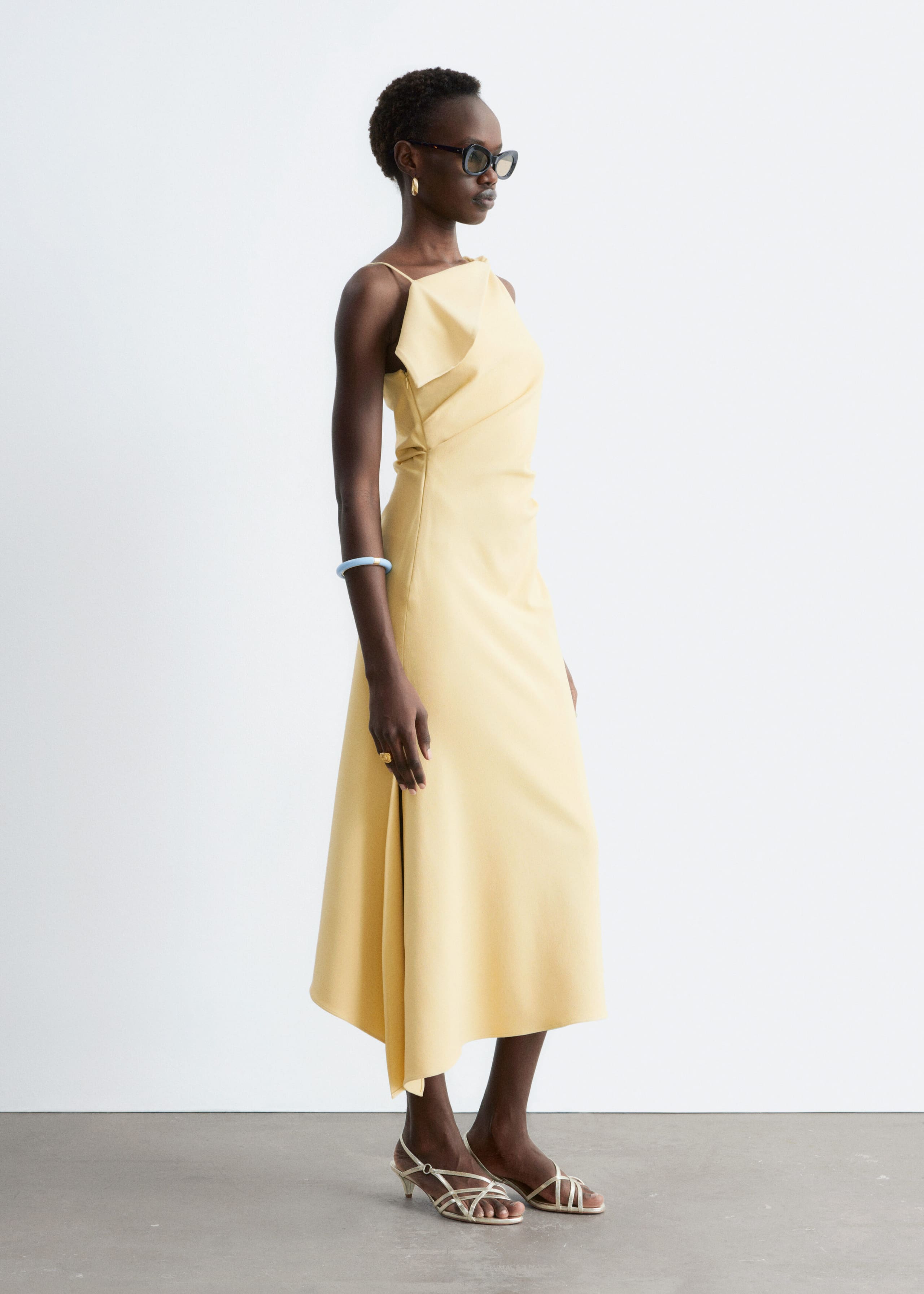 Image of Maxi abito con spallina ritorta