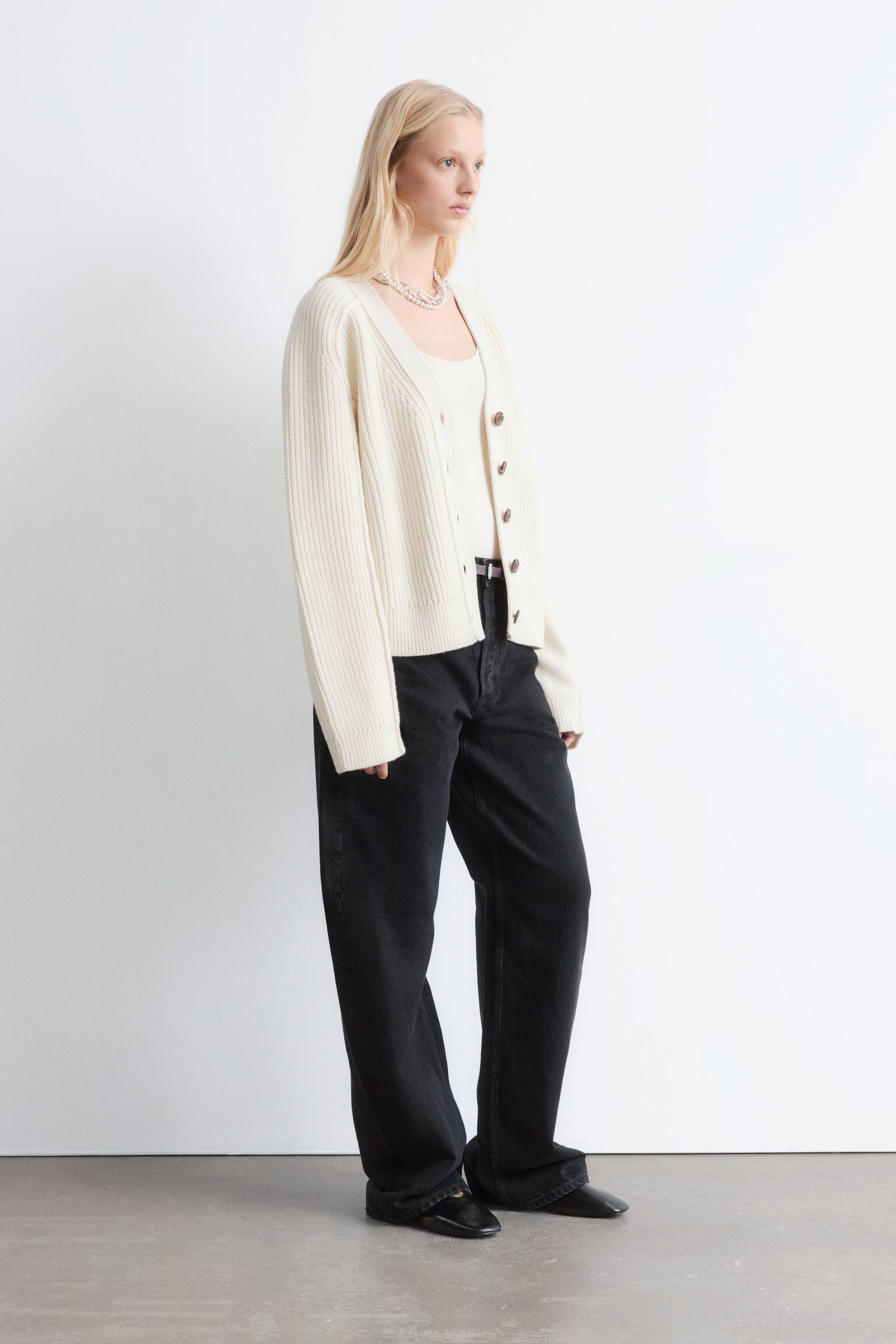 Cardigan en laine mérinos - Couleur crème/Noir - 7