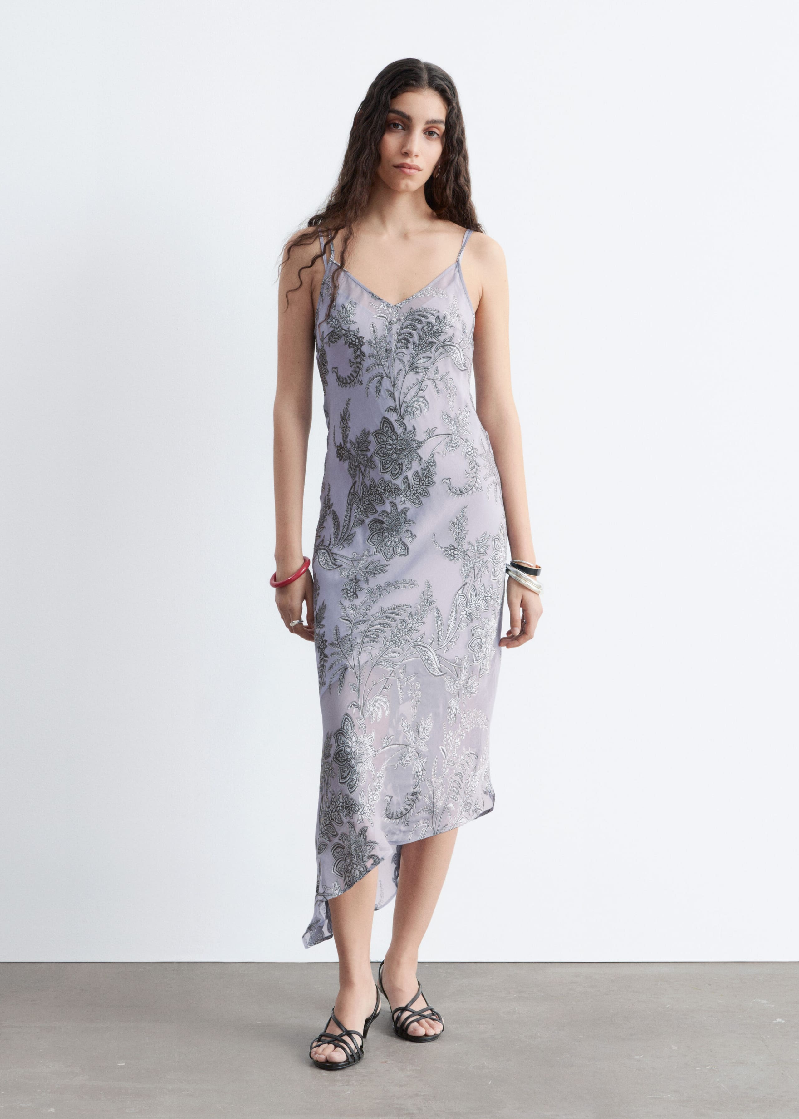 Image of Robe midi fleurie à bretelles