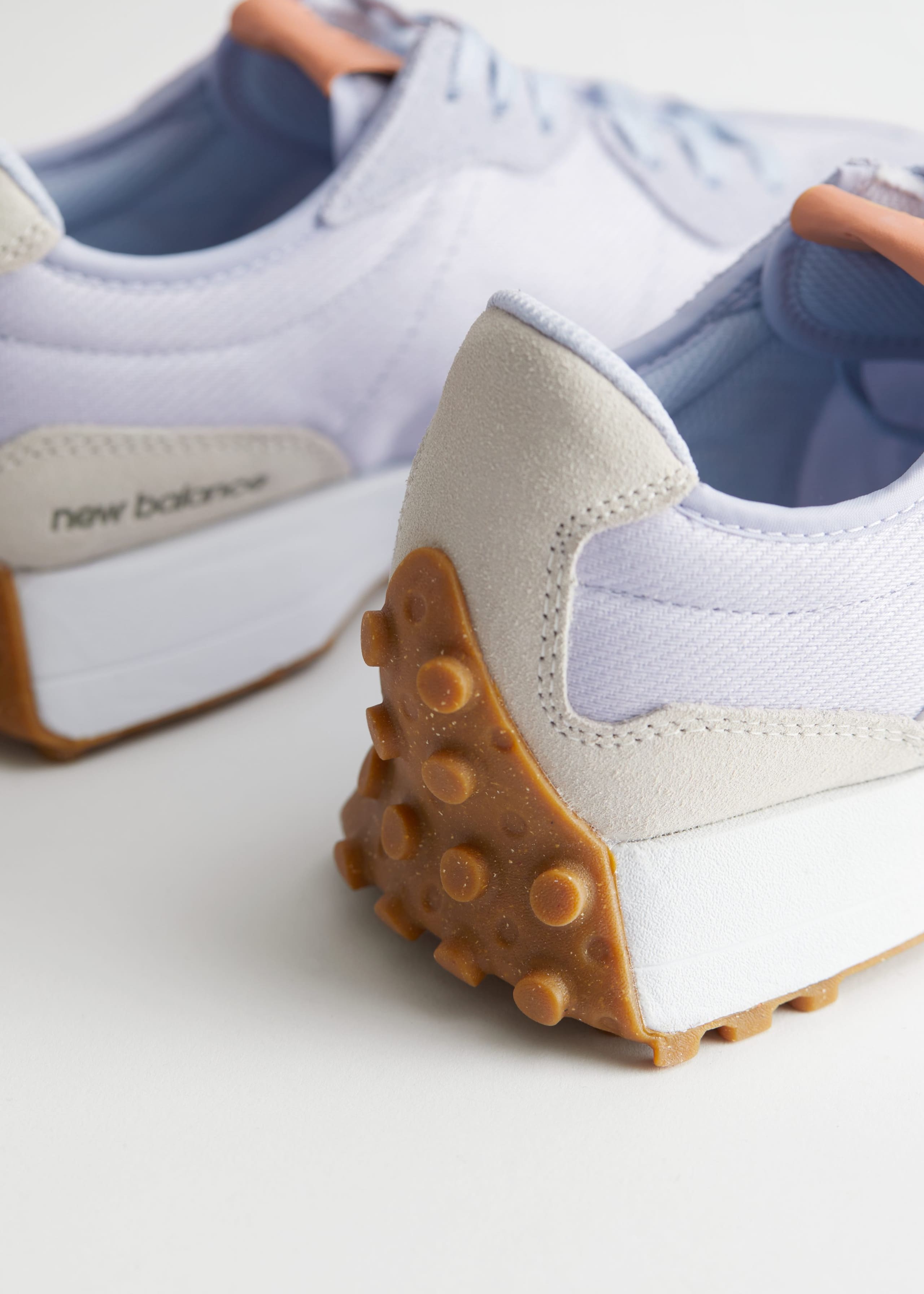 New Balance 327 Womens Sneakers - {{variantName}} - Detalle descriptivo