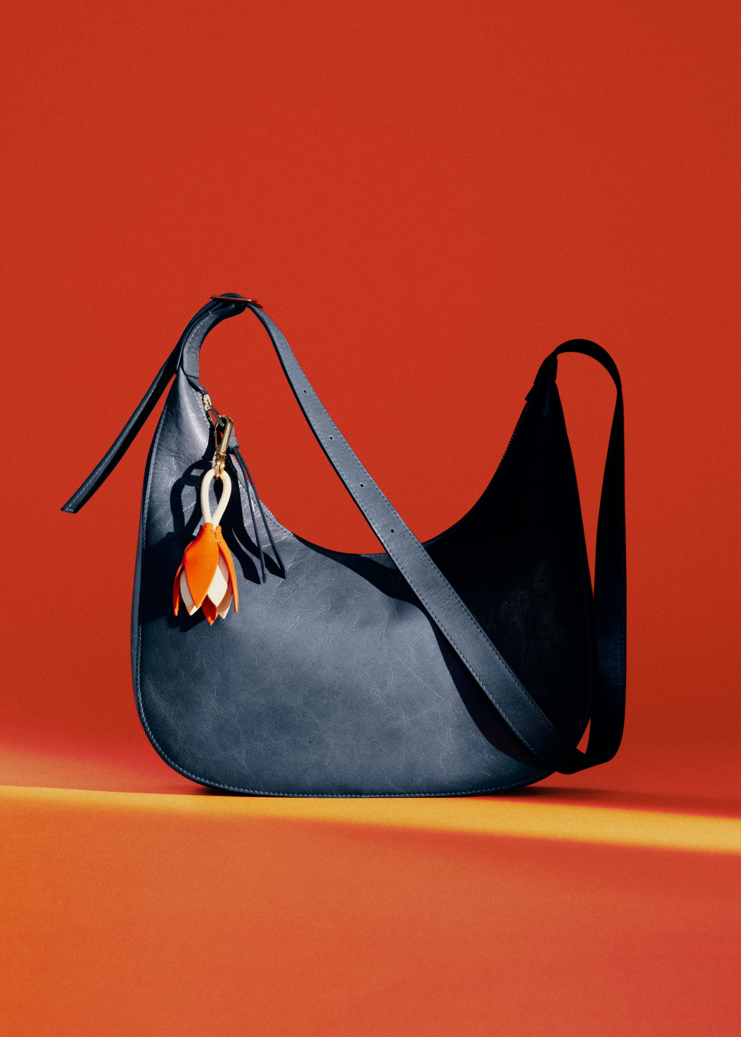 Image of Półokrągła torba crossbody